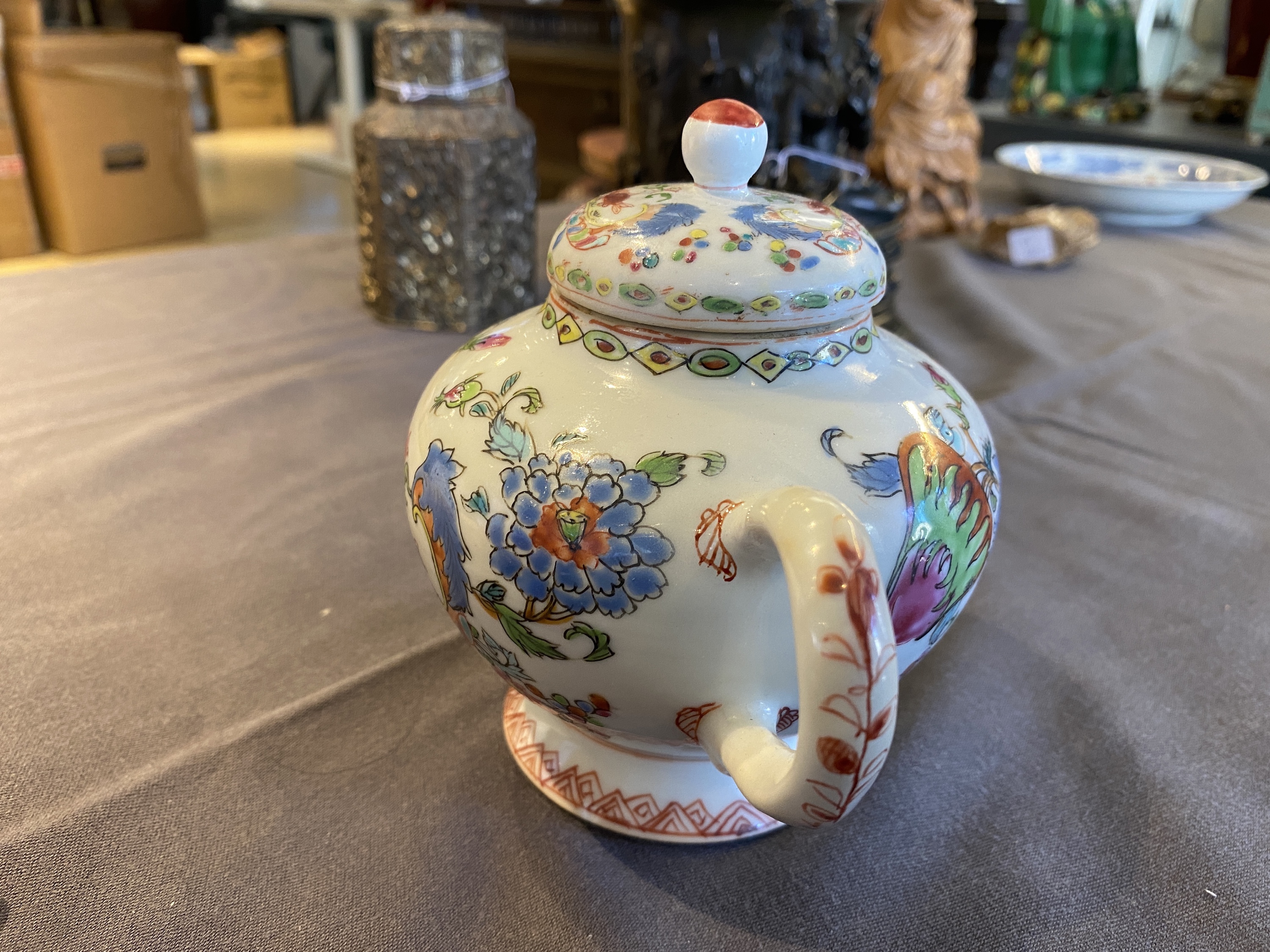 A Chinese famille rose 'Pompadour' teapot and cover, Qianlong - Image 11 of 32