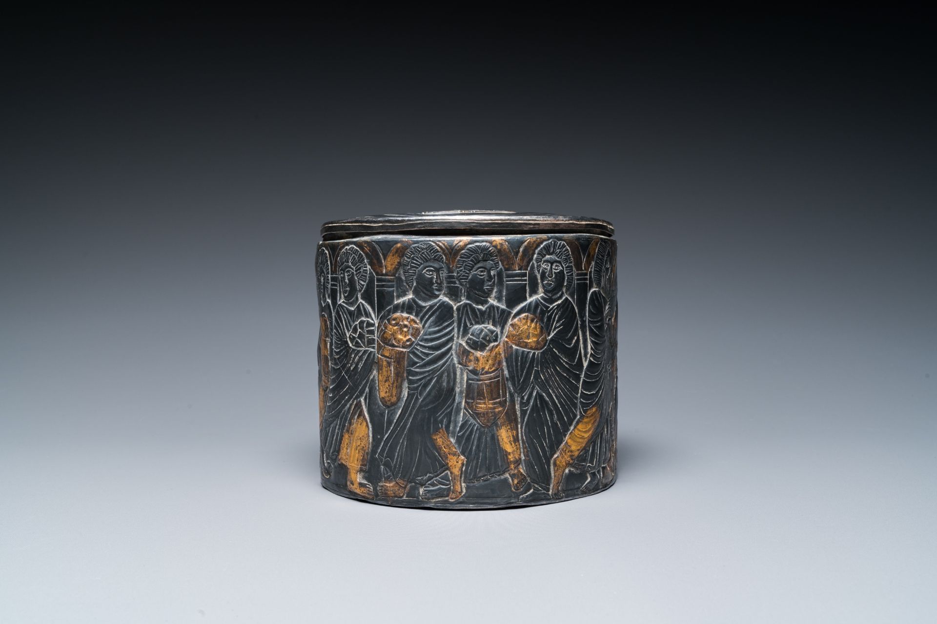 A probably Byzantine parcel-gilt silver pyxis, possibly Italy, 14th C. or later - Image 3 of 7