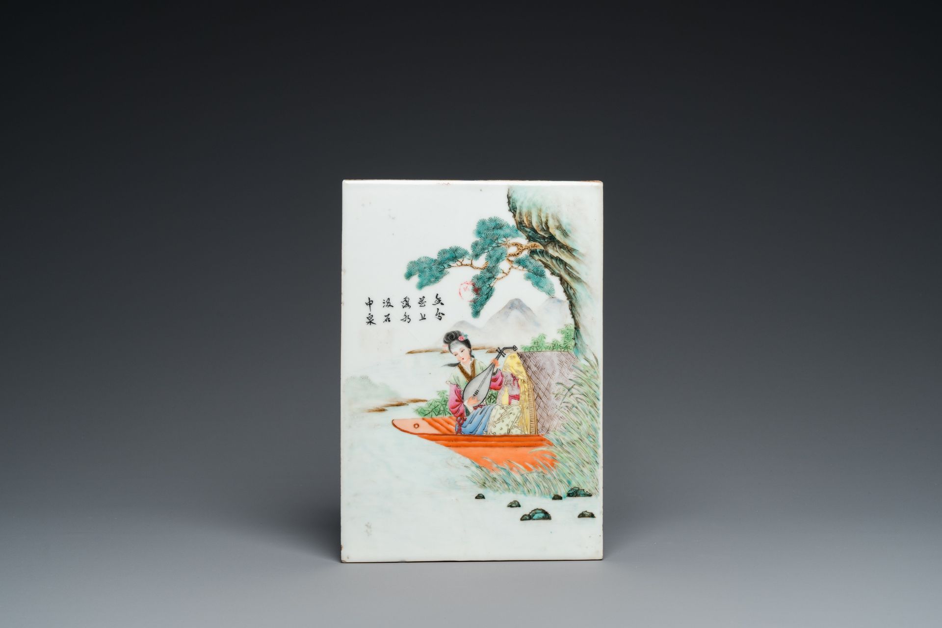 A Chinese famille rose plaque and a qianjiang cai teapot, 19/20th C. - Image 2 of 9