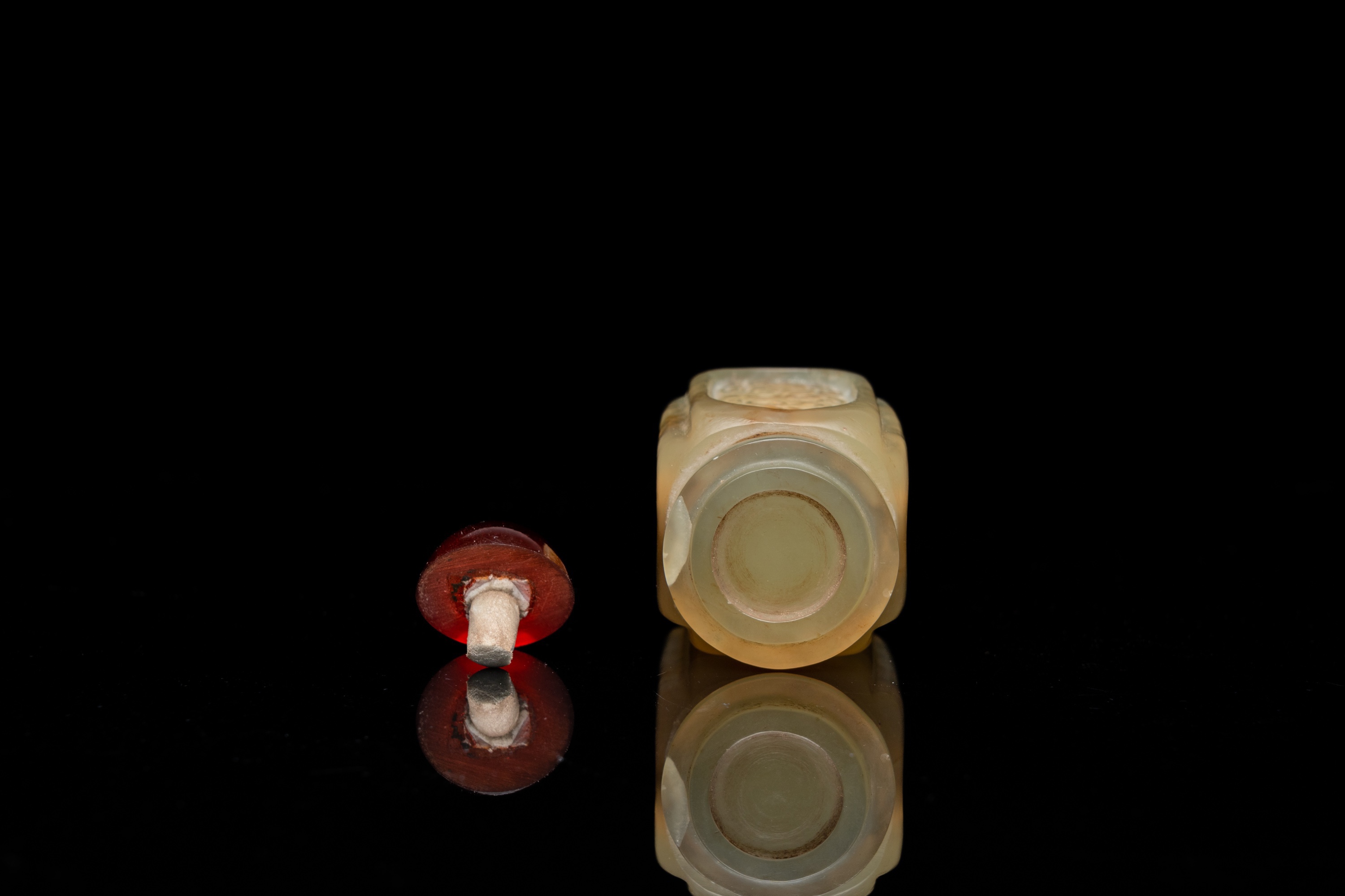 A Chinese reticulated and movable celadon jade snuff bottle, Qing - Image 7 of 11