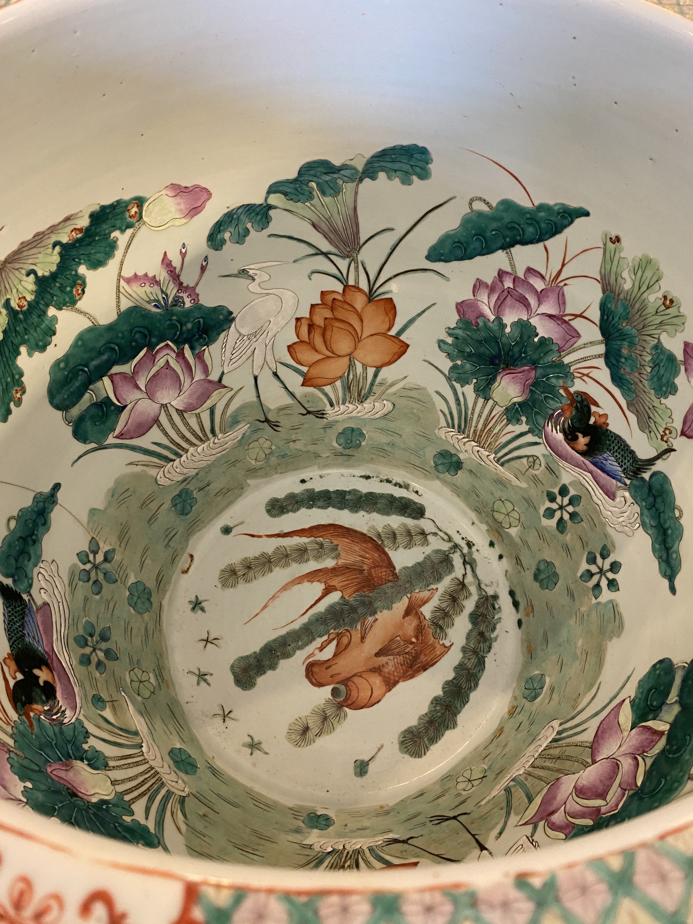 A large Chinese famille verte light blue-ground fish bowl, 19th C. - Image 10 of 28