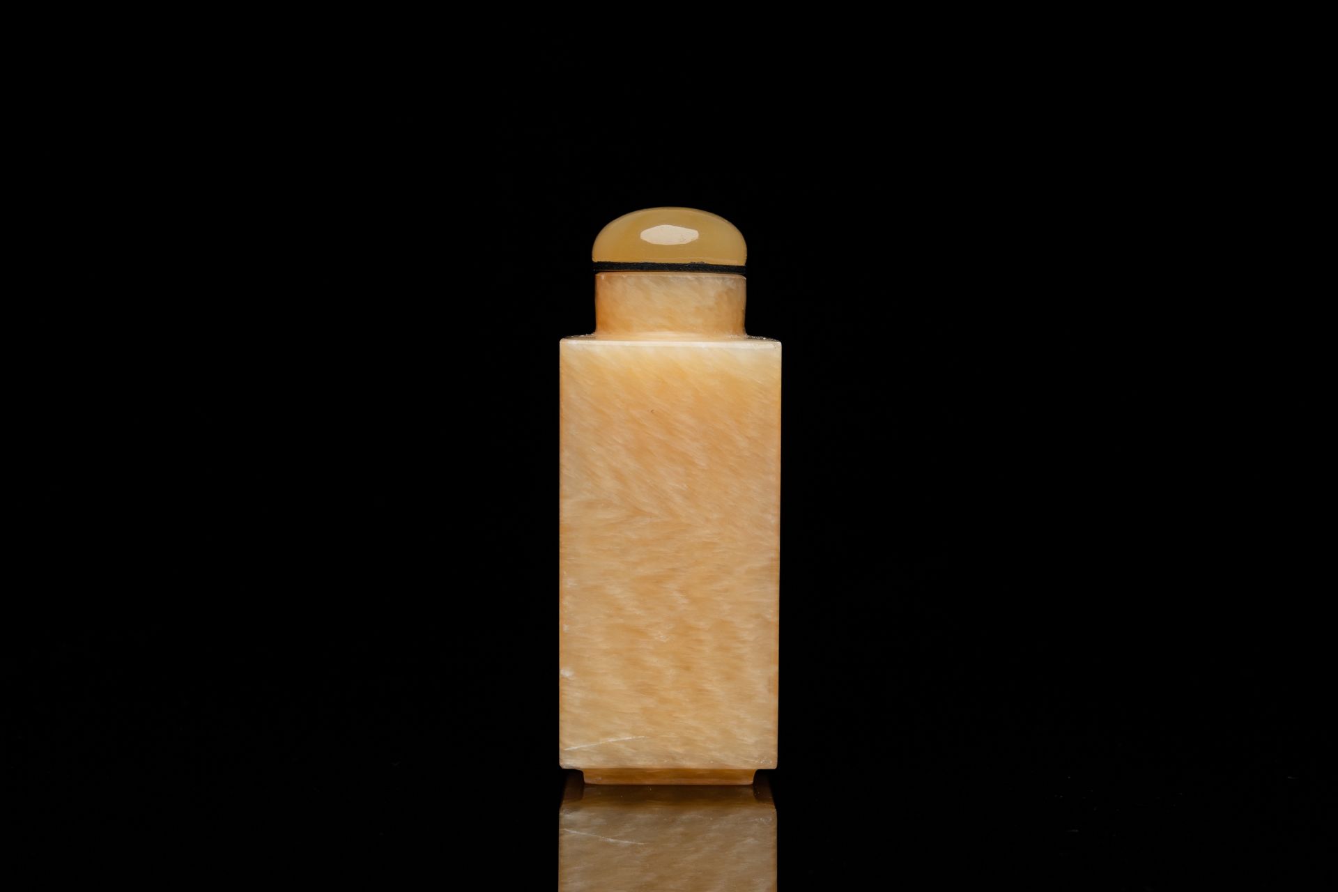 A square Chinese jellow jade snuff bottle, Qing - Image 5 of 15