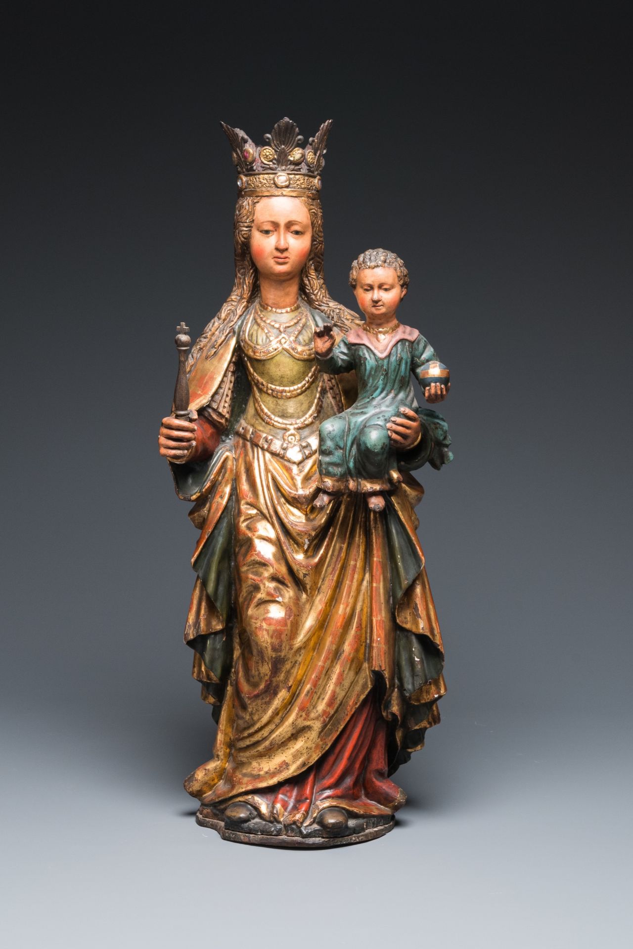 A large Flemish polychromed wood sculpture of the Virgin with Child, 16/17th C. - Image 2 of 7