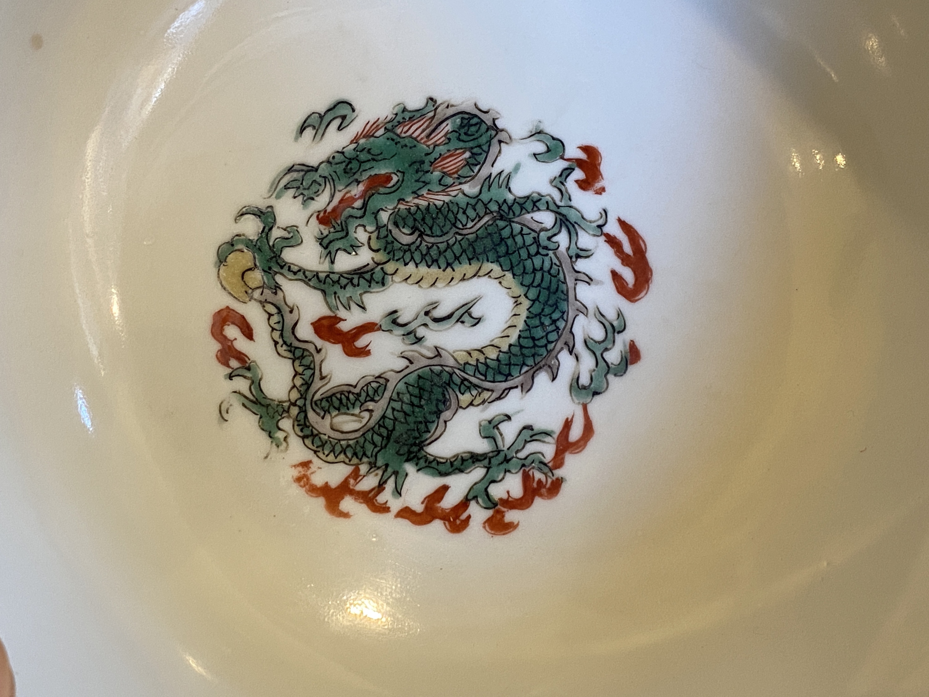 A rare Chinese famille verte 'dragon' bowl, Chenghua mark, Kangxi - Image 9 of 24