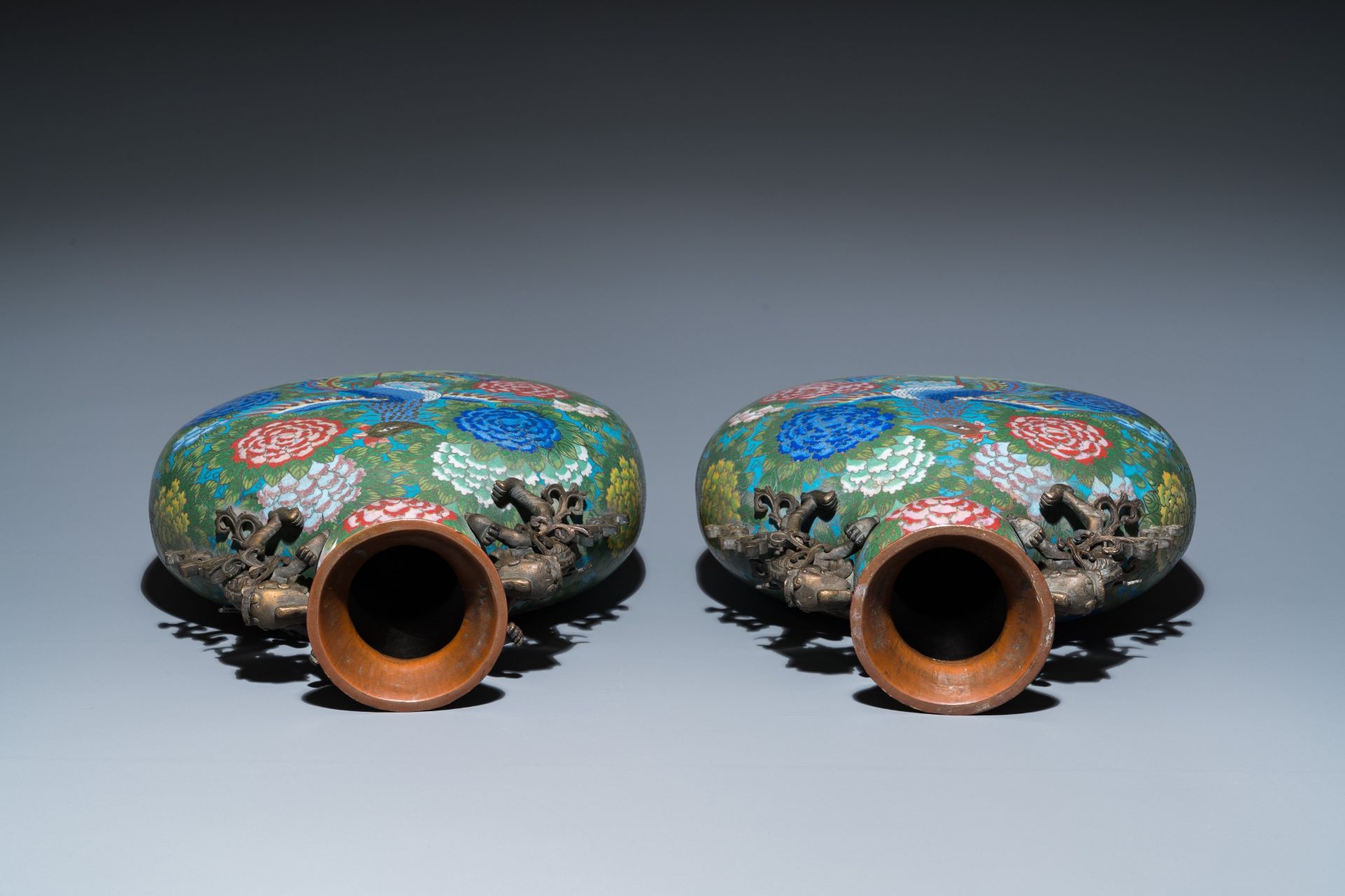 A pair of Chinese cloisonnŽ 'moonflask' vases, bianhu, Jiaqing - Image 5 of 38