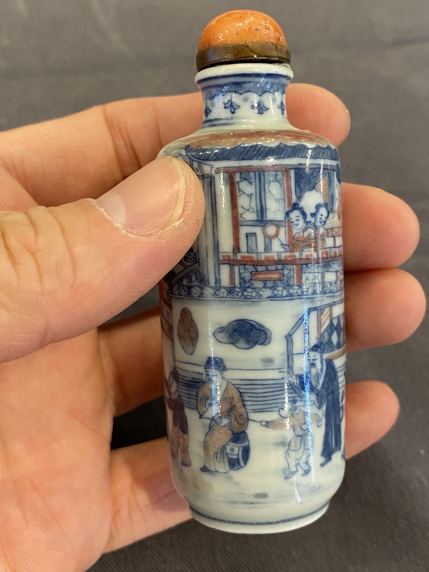 A Chinese blue, white and copper-red snuff bottle, 19th C. - Image 8 of 16