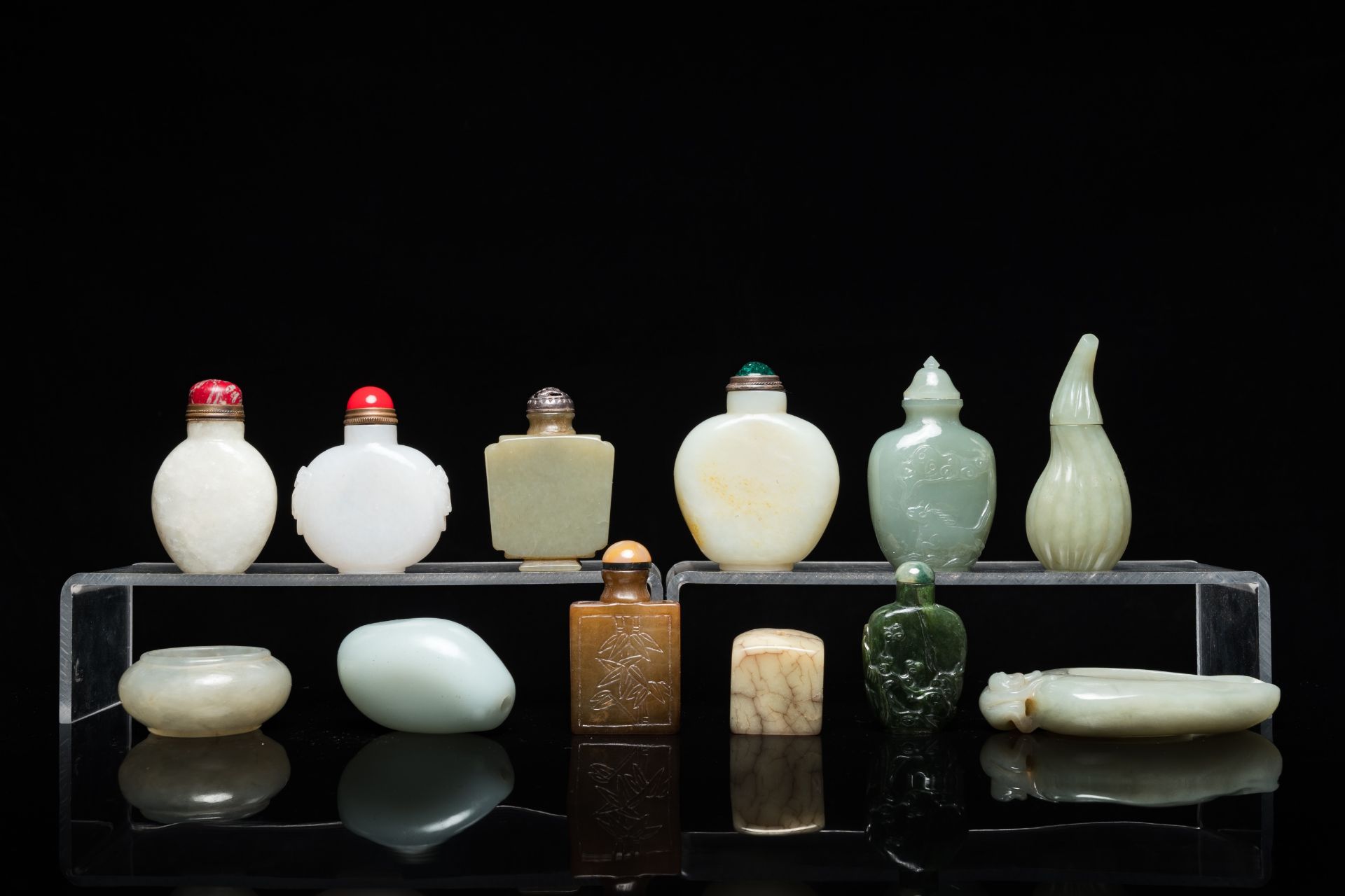 Nine Chinese jade snuff bottles, two brush washers and a seal, Qing and Republic - Image 4 of 8