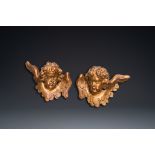 A pair of gilded wooden winged cherub heads, 18th C.