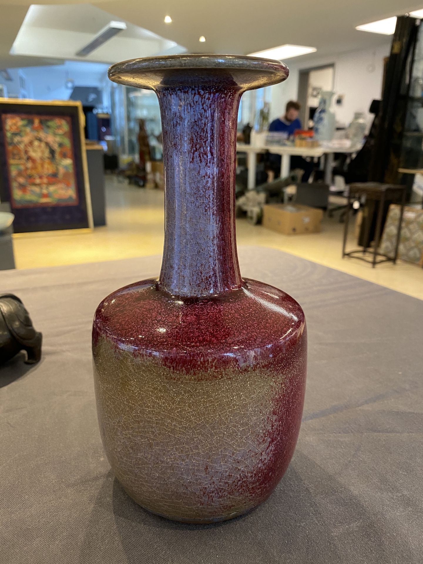 A Chinese flambŽ-glazed mallet-shaped vase, 19/20th C. - Image 7 of 11