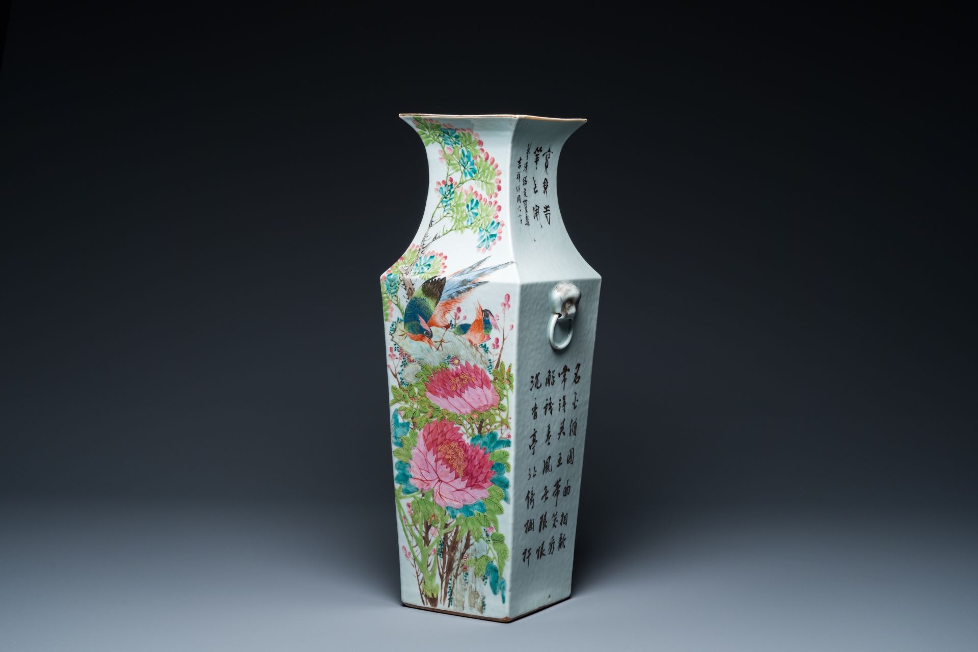 A square Chinese qianjiang cai vase, signed You Wanchun ___, 19/20th C. - Bild 2 aus 18