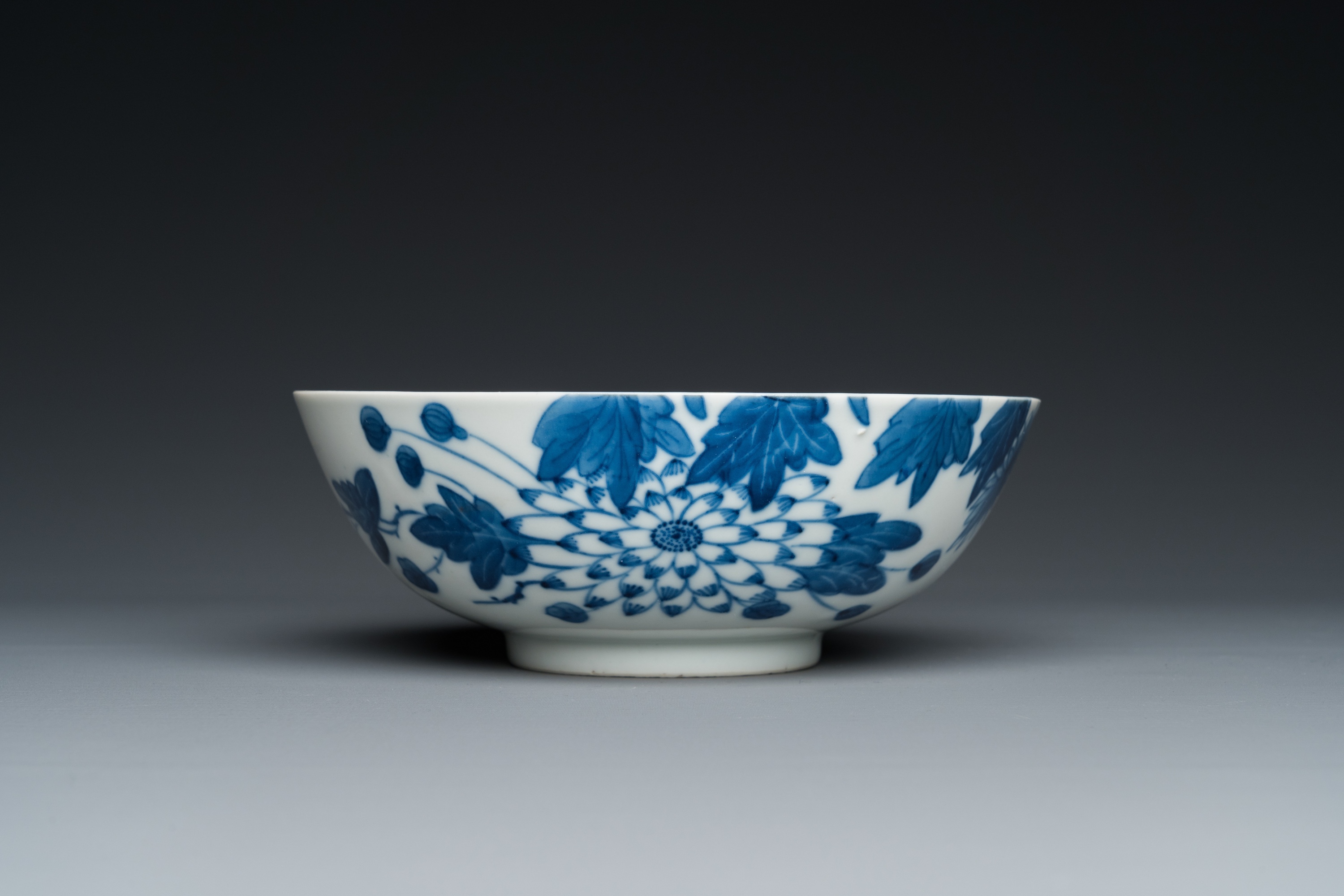 A Chinese blue and white 'Bleu de Hue' bowl for the Vietnamese market, Nh__c th‰m tr‰n tˆng mark ___ - Image 2 of 14