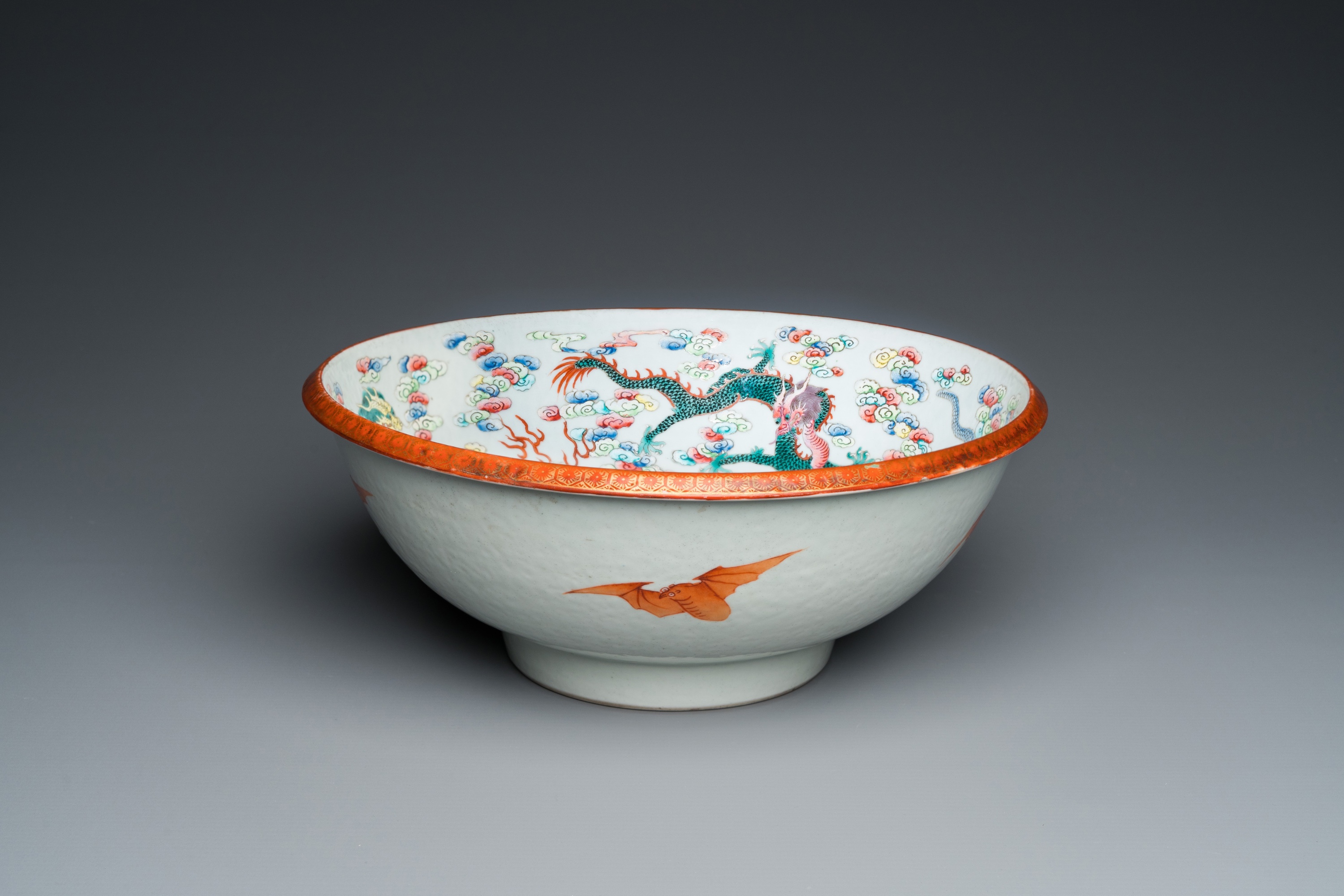 A Chinese famille rose 'five dragons' bowl, 19th C. - Image 7 of 7