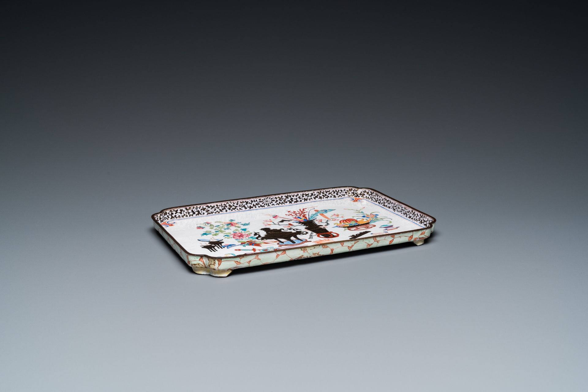 Two Chinese rectangular Canton enamel trays, Yongzheng/Qianlong - Image 11 of 11