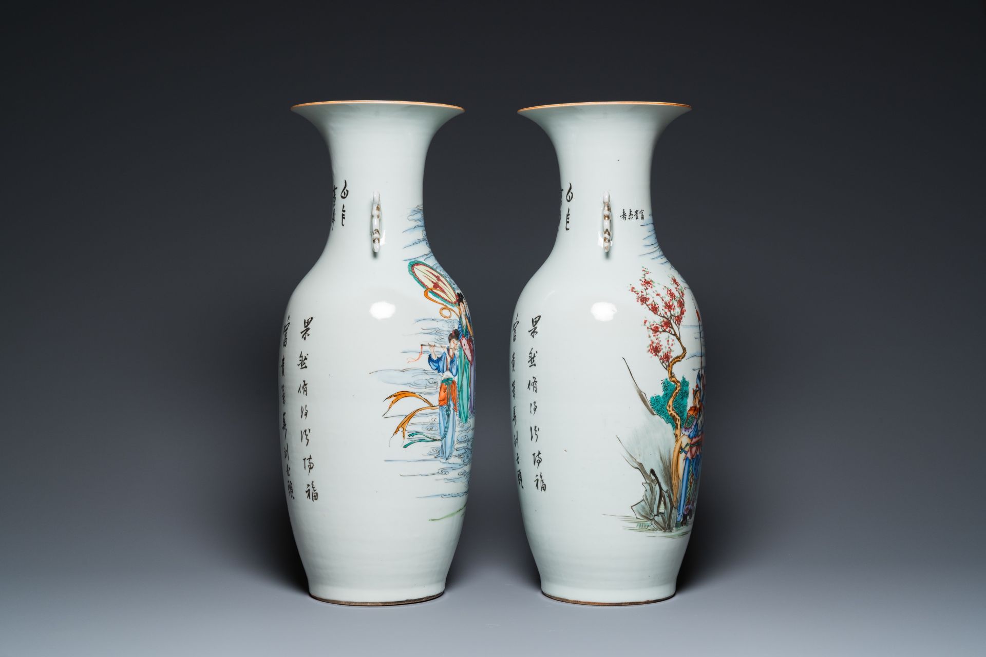 A pair of Chinese famille rose mythological subject vases, signed Han Zhengtai ___, 19/20th C. - Bild 2 aus 23