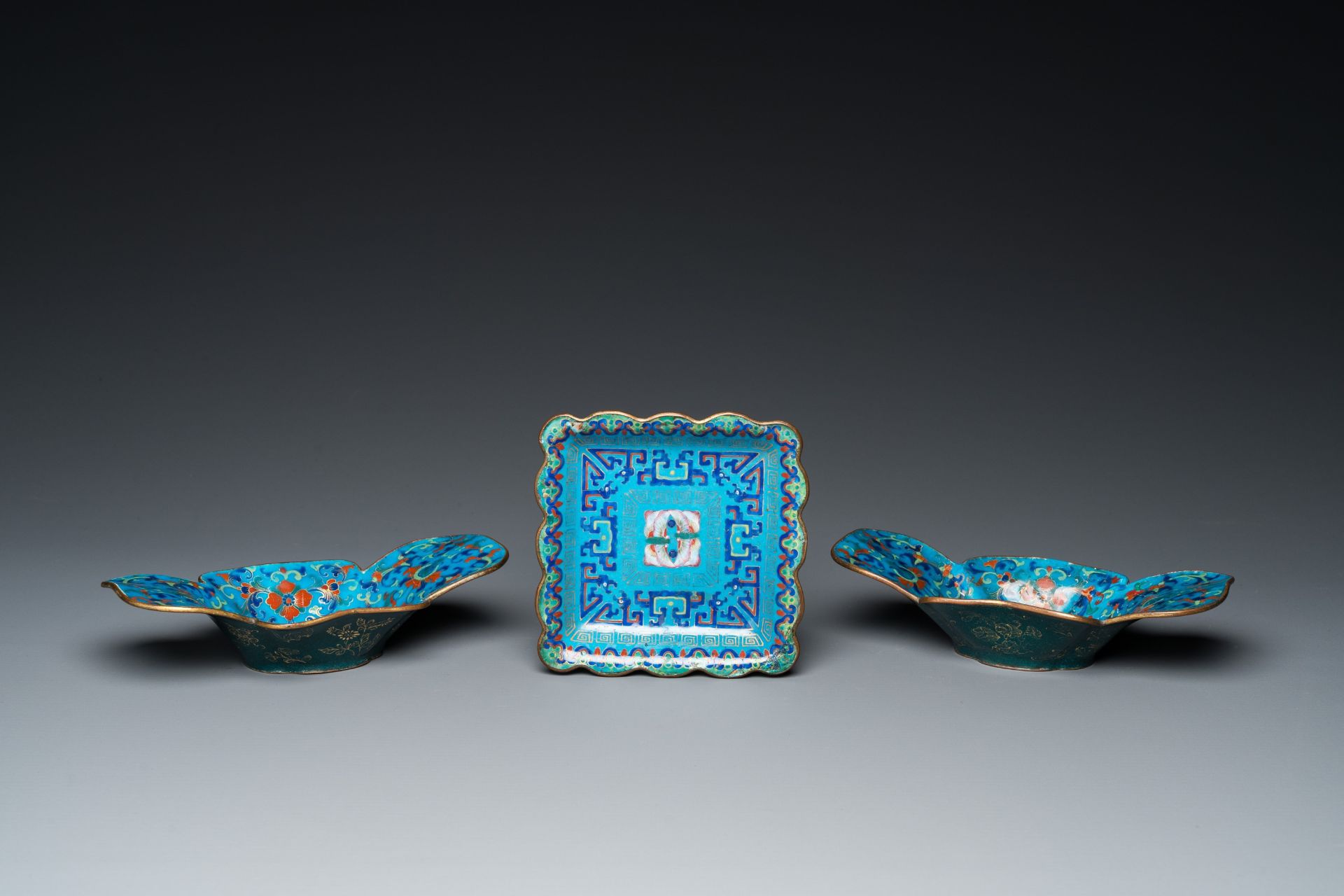 A pair of Chinese Canton enamel bowls and a square dish, Qianlong/Jiaqing - Image 3 of 8