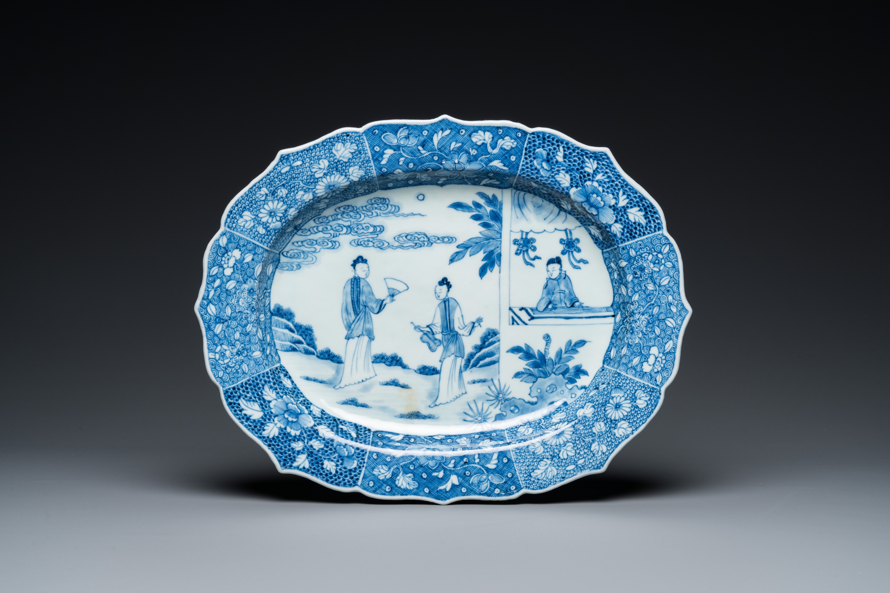 A large Chinese blue and white 'Xi Xiang Ji' tureen and cover on stand, Qianlong - Image 3 of 10