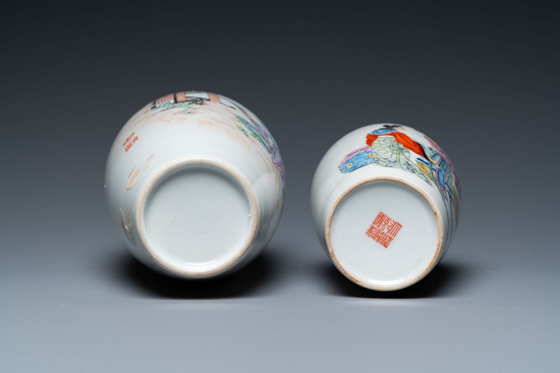 Two Chinese famille rose ÔladiesÕ vases, one with Qianlong mark, 20th C. - Bild 6 aus 23