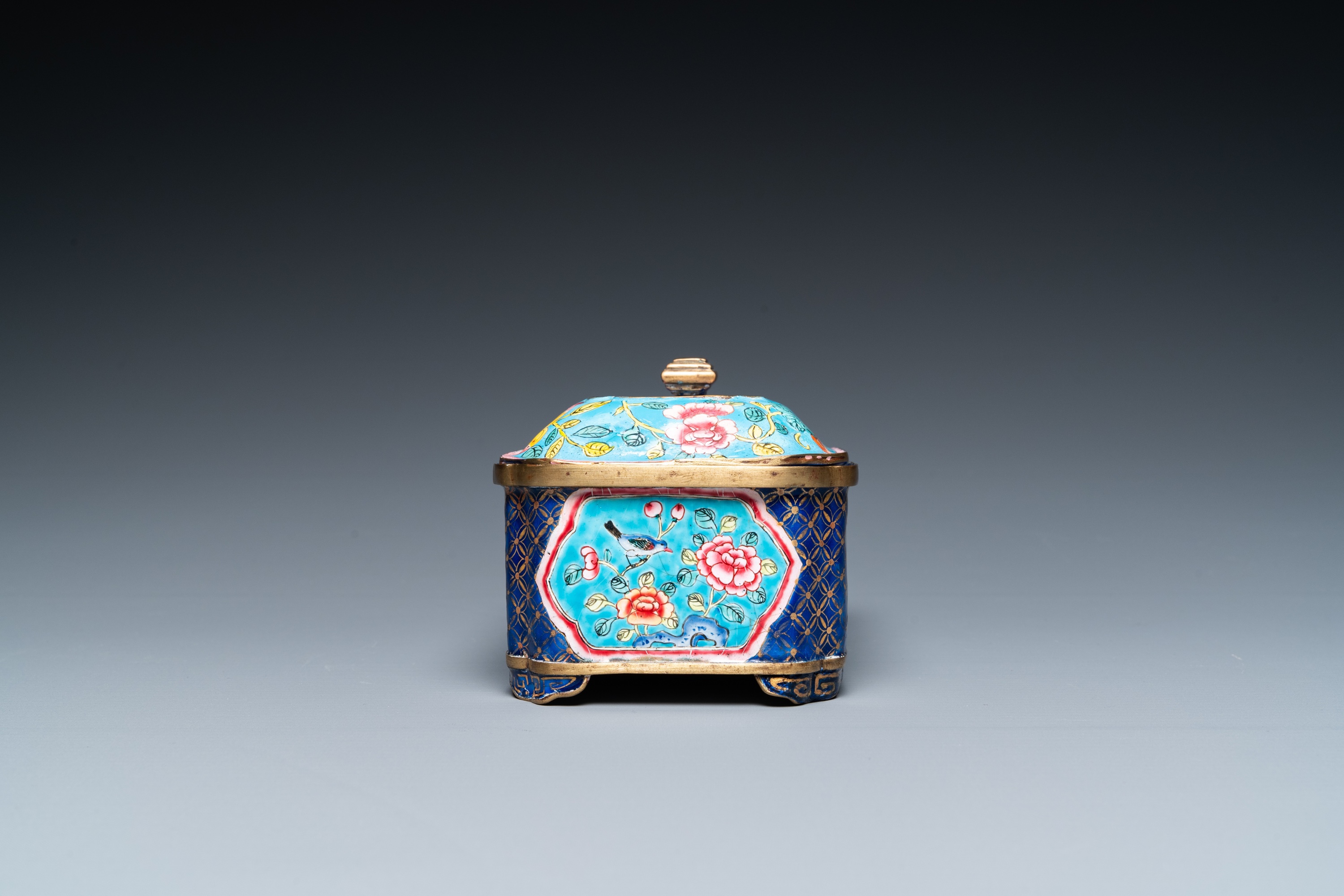 A Chinese Canton enamel covered box and interior tray for the Vietnamese market, 19th C. - Image 6 of 37