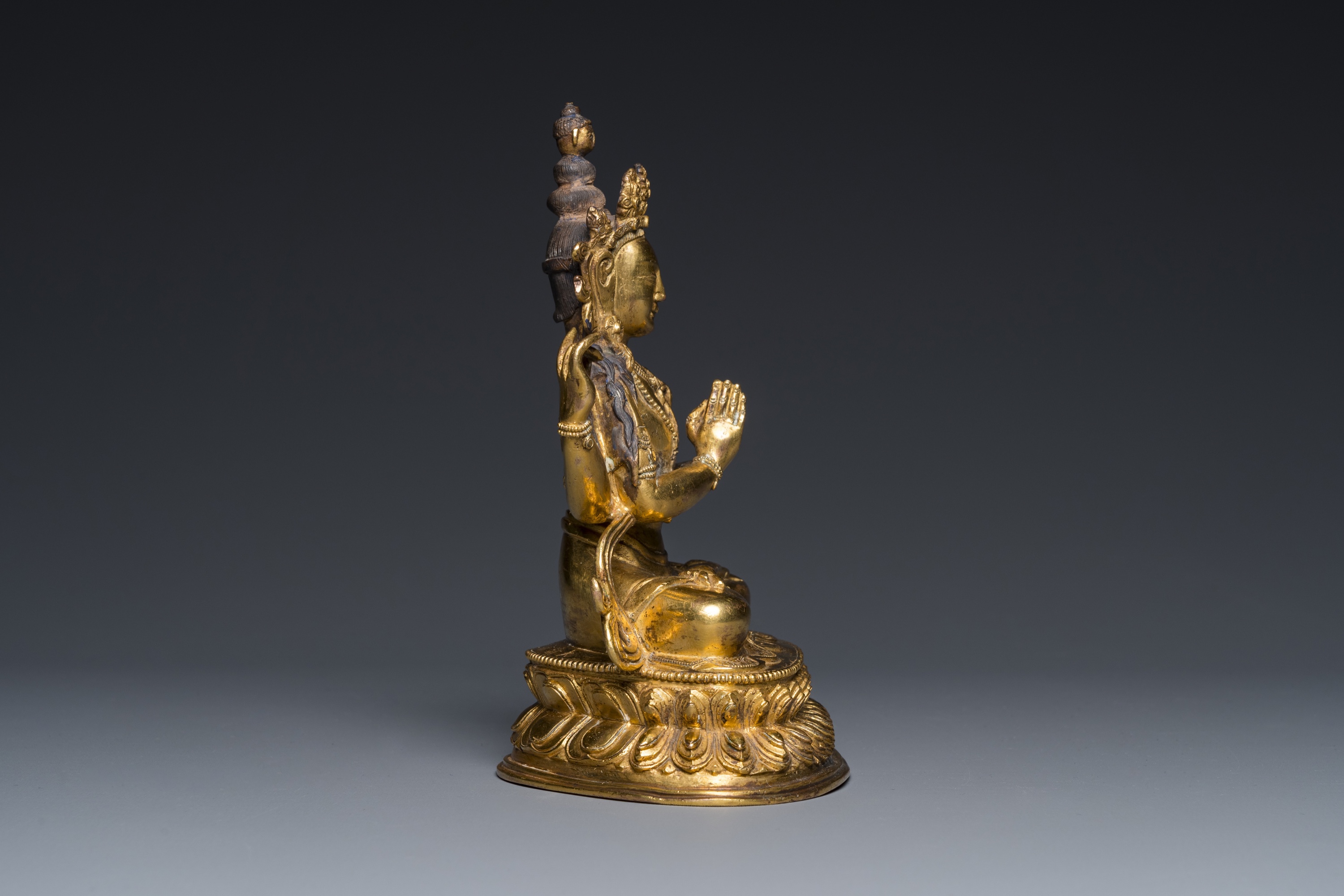 A Chinese gilt bronze figure of Avalokitesvara, Yongzheng mark and of the period - Image 7 of 27