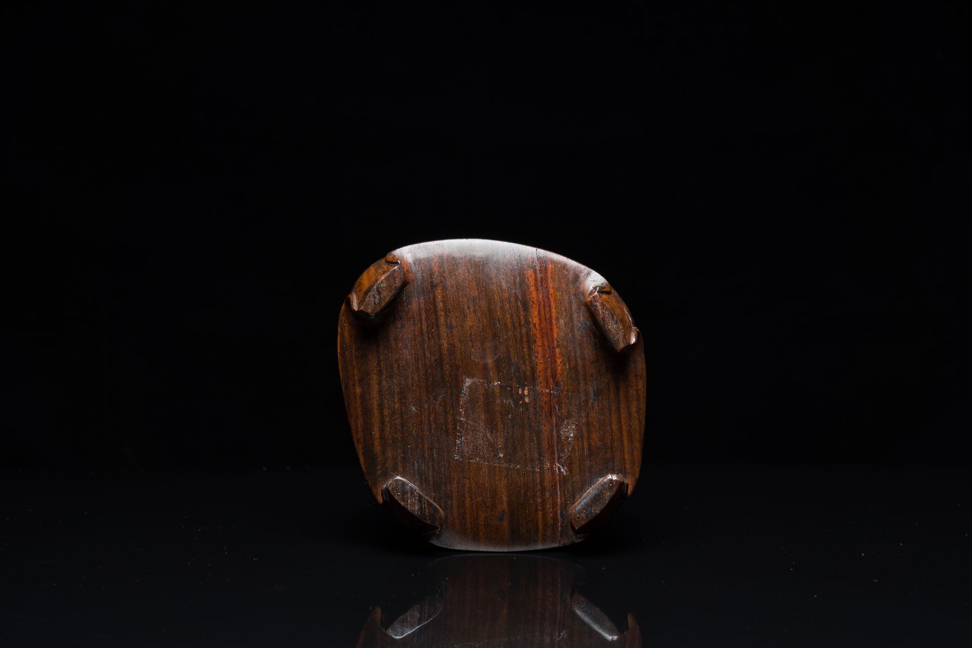 A Chinese hollowed jade libation cup on wooden stand, probably Qing - Image 11 of 25