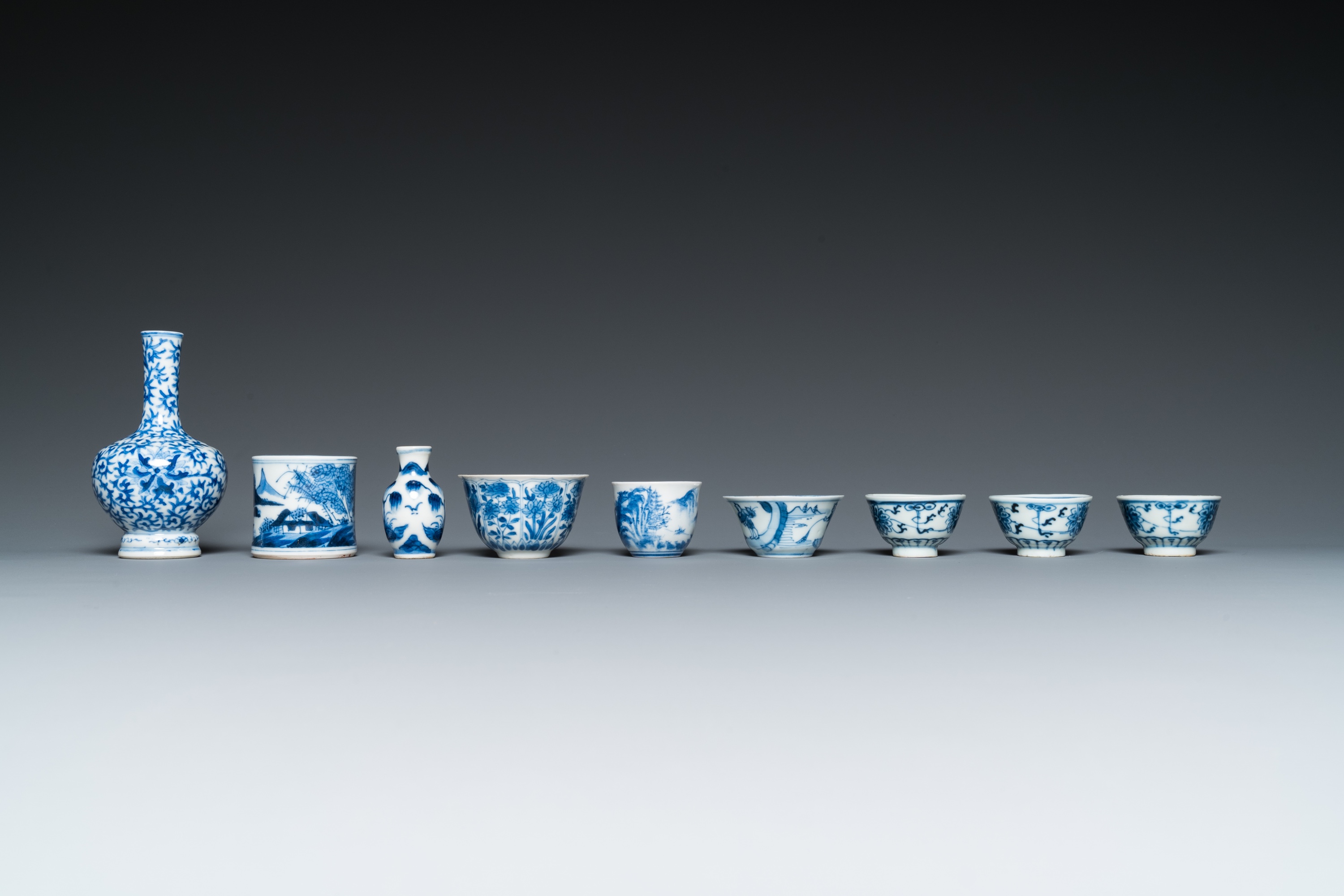 A varied collection of Chinese blue and white porcelain, Kangxi and later - Image 6 of 9