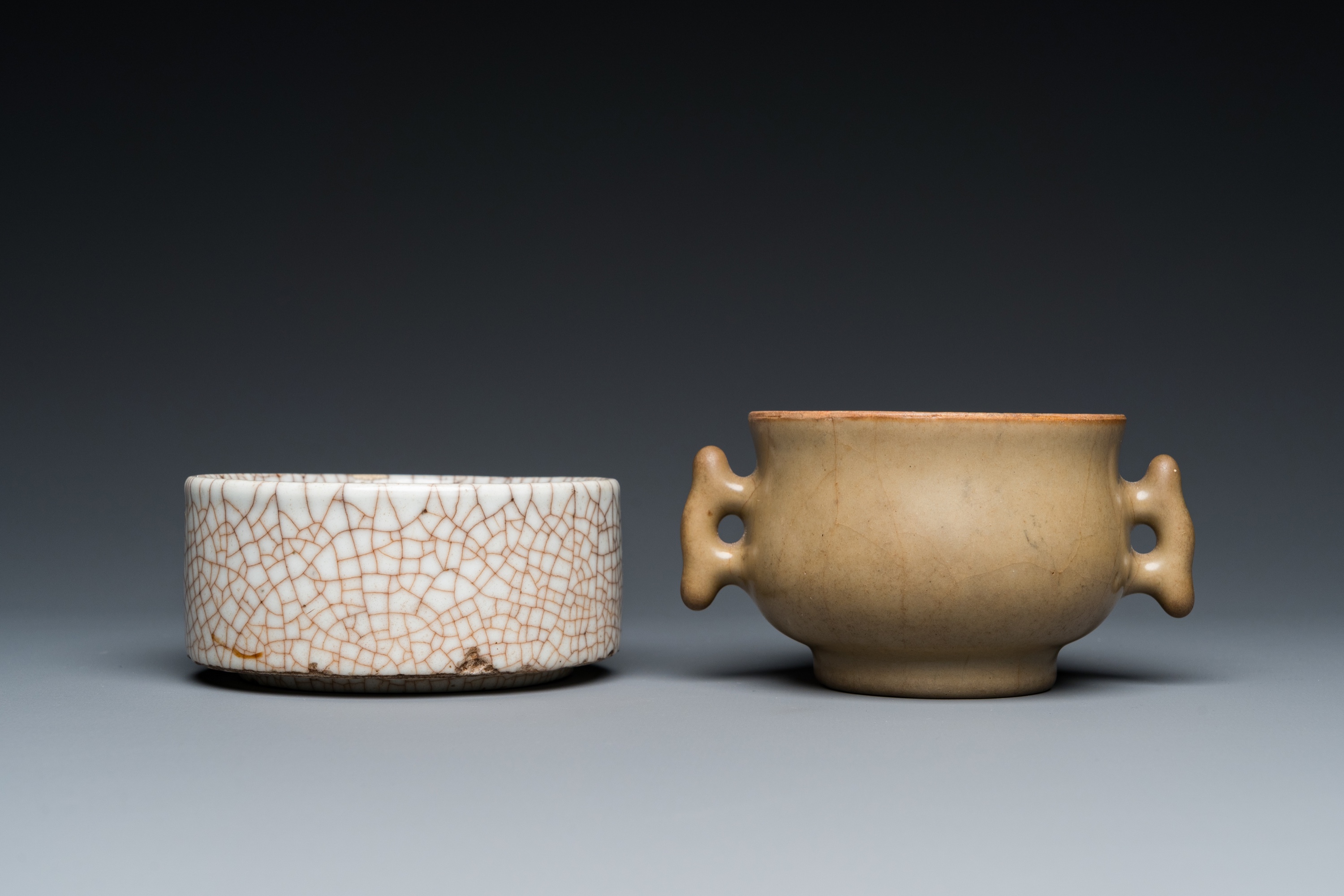 A Chinese celadon-glazed censer and a ge-type crackle-glazed bowl, Qing - Image 2 of 17