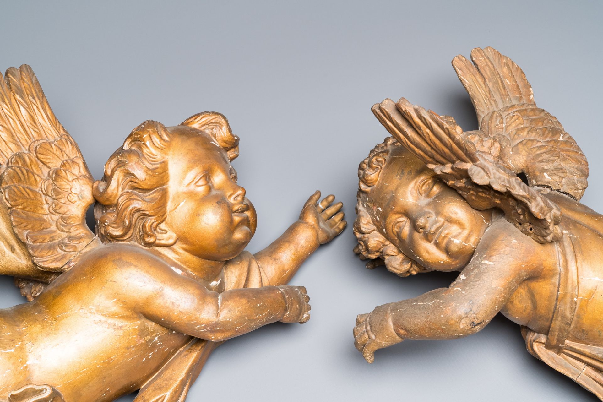 A pair of gilded wooden winged cherubs, probably Flanders, 1st half 18th C. - Image 2 of 11