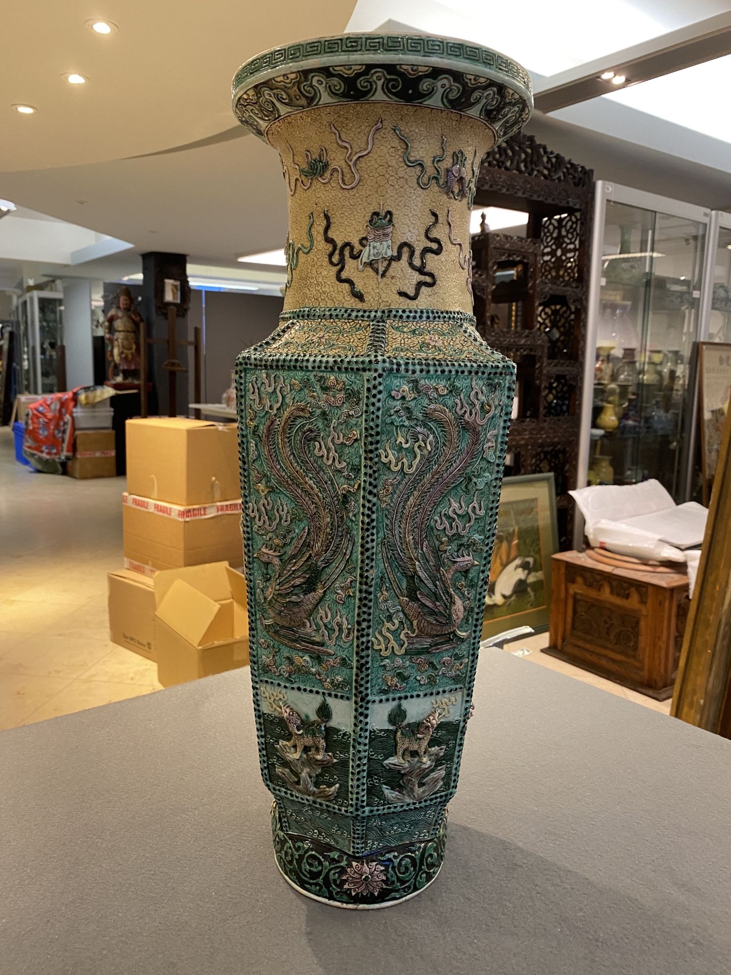 A Chinese hexagonal verte biscuit vase with applied dragon design, 19/20th C. - Image 8 of 26