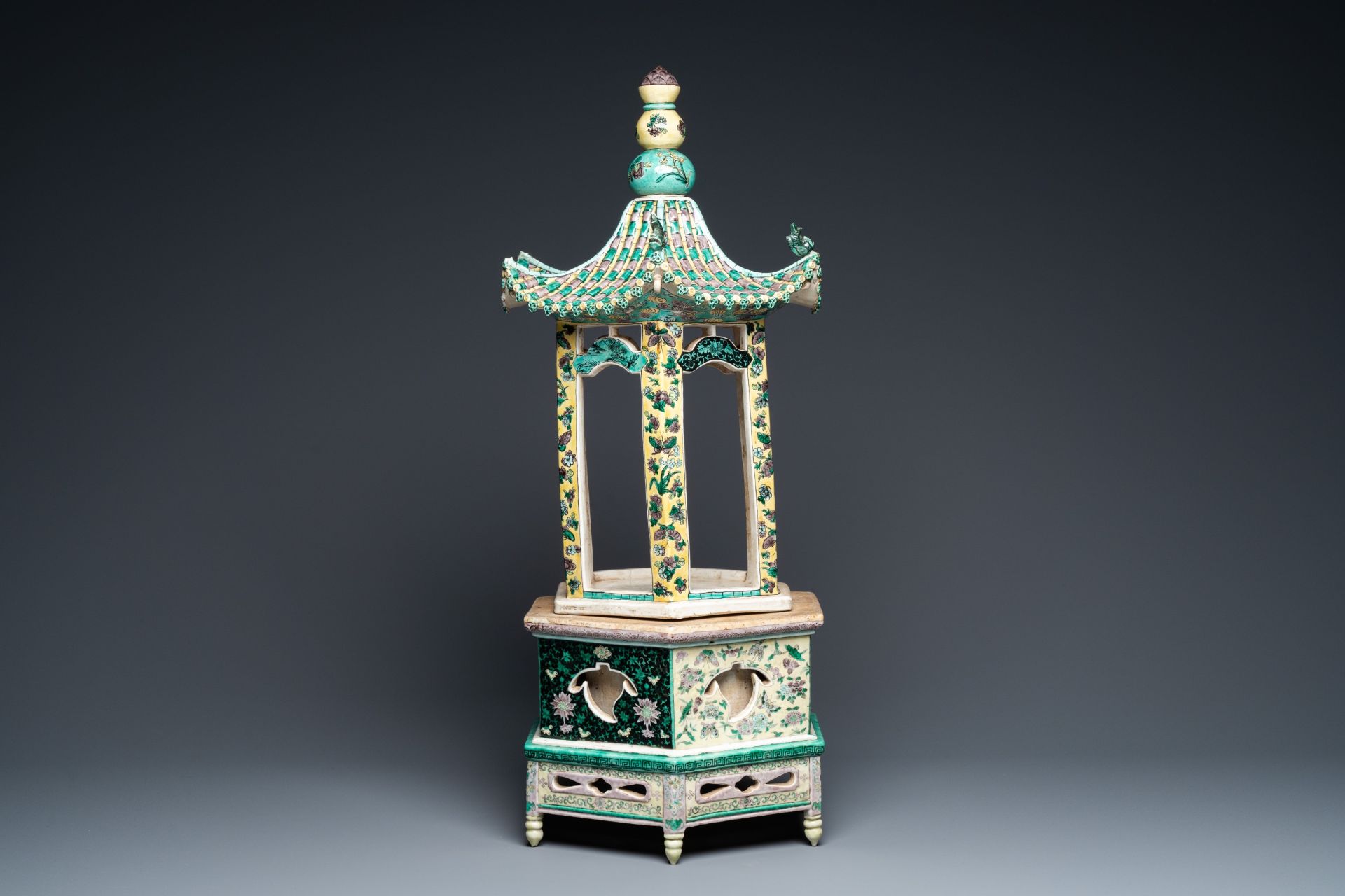 A rare Chinese verte biscuit pagoda on stand, 19th C. - Image 2 of 9