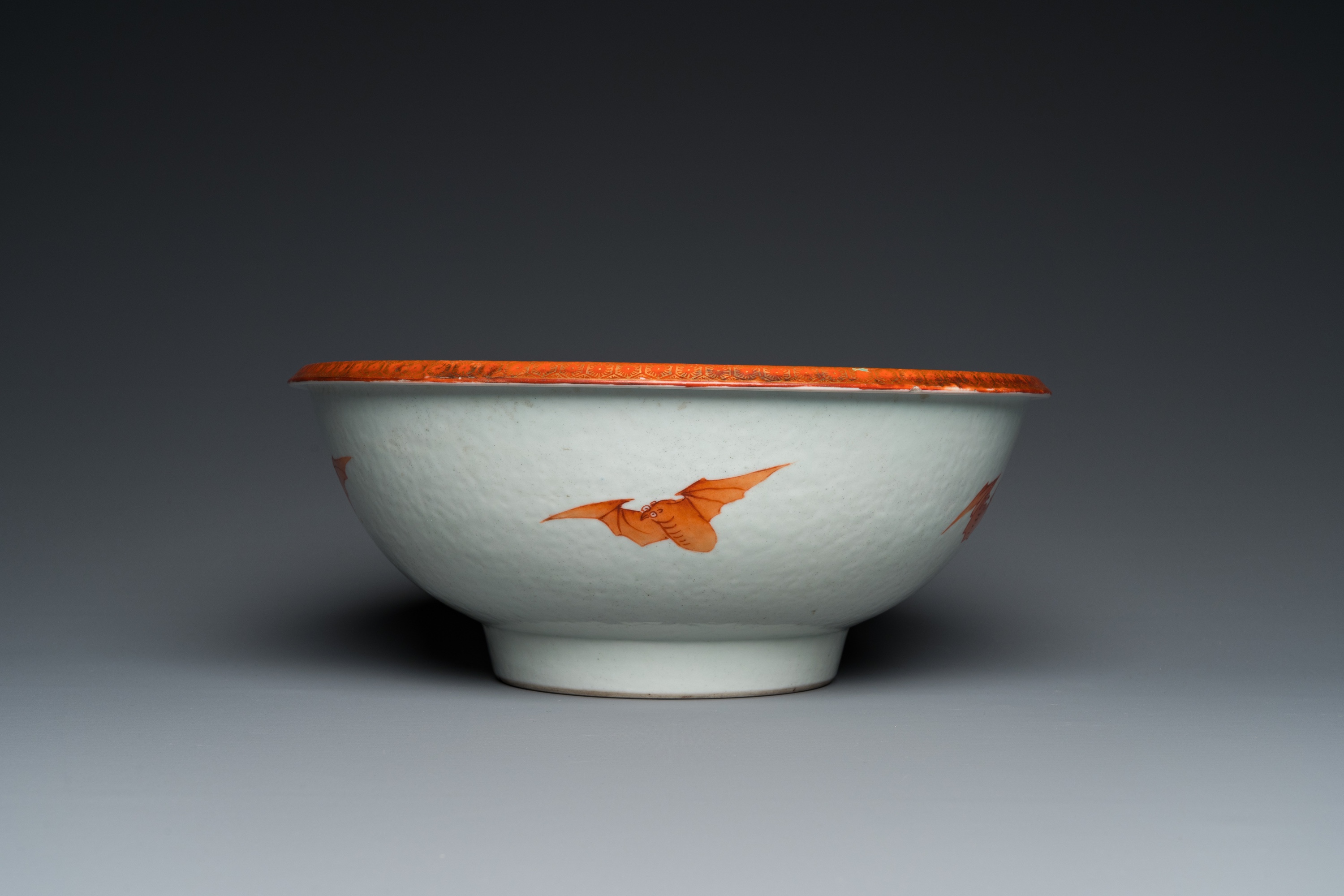 A Chinese famille rose 'five dragons' bowl, 19th C. - Image 5 of 7