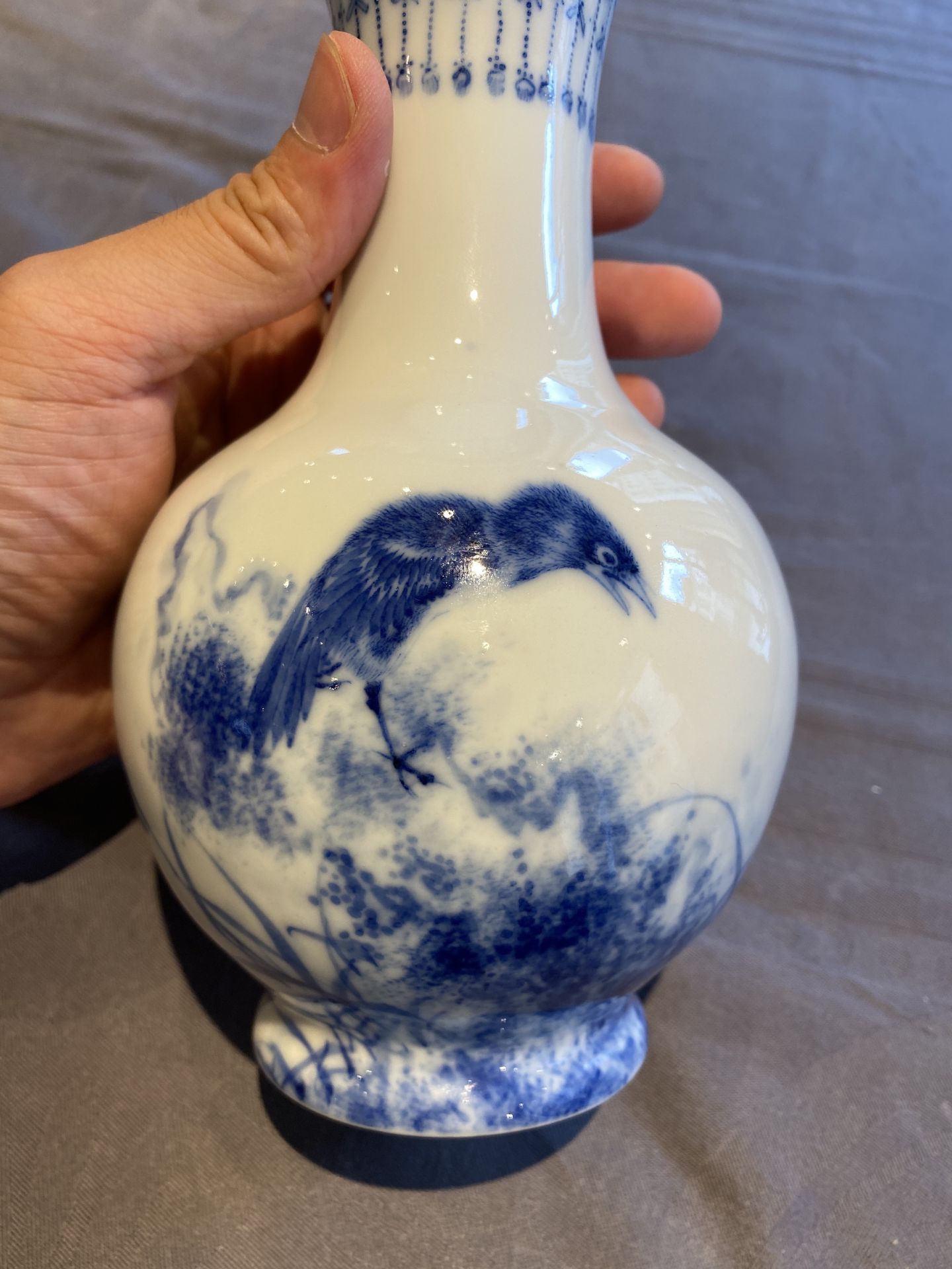 A Chinese blue and white 'Wang Bu' vase, Yongzheng mark, 20th C. - Image 11 of 22
