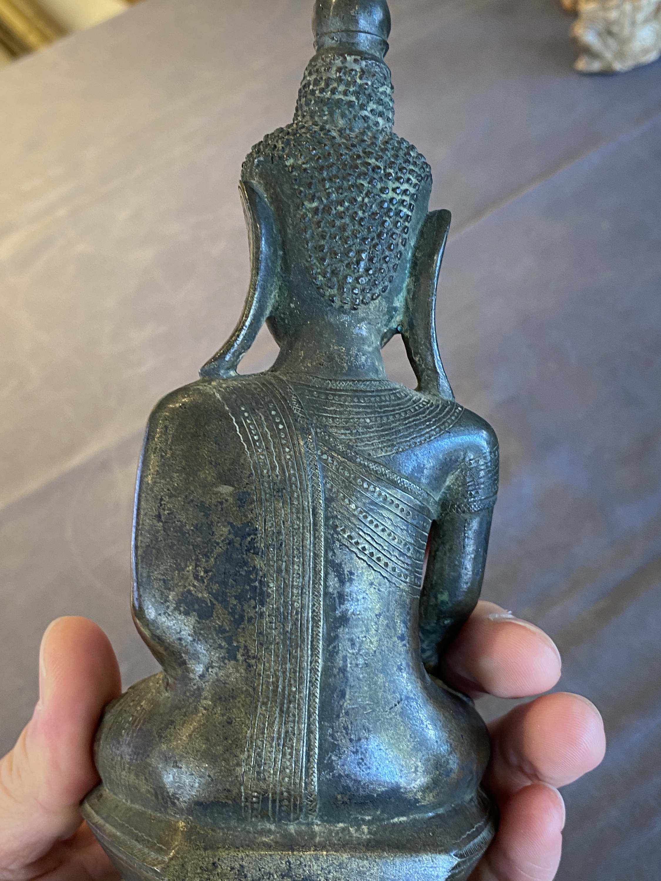 A Burmese bronze Shan-style Buddha Shakyamuni with inscription, Konbaung dynasty, 18th C. - Image 17 of 20