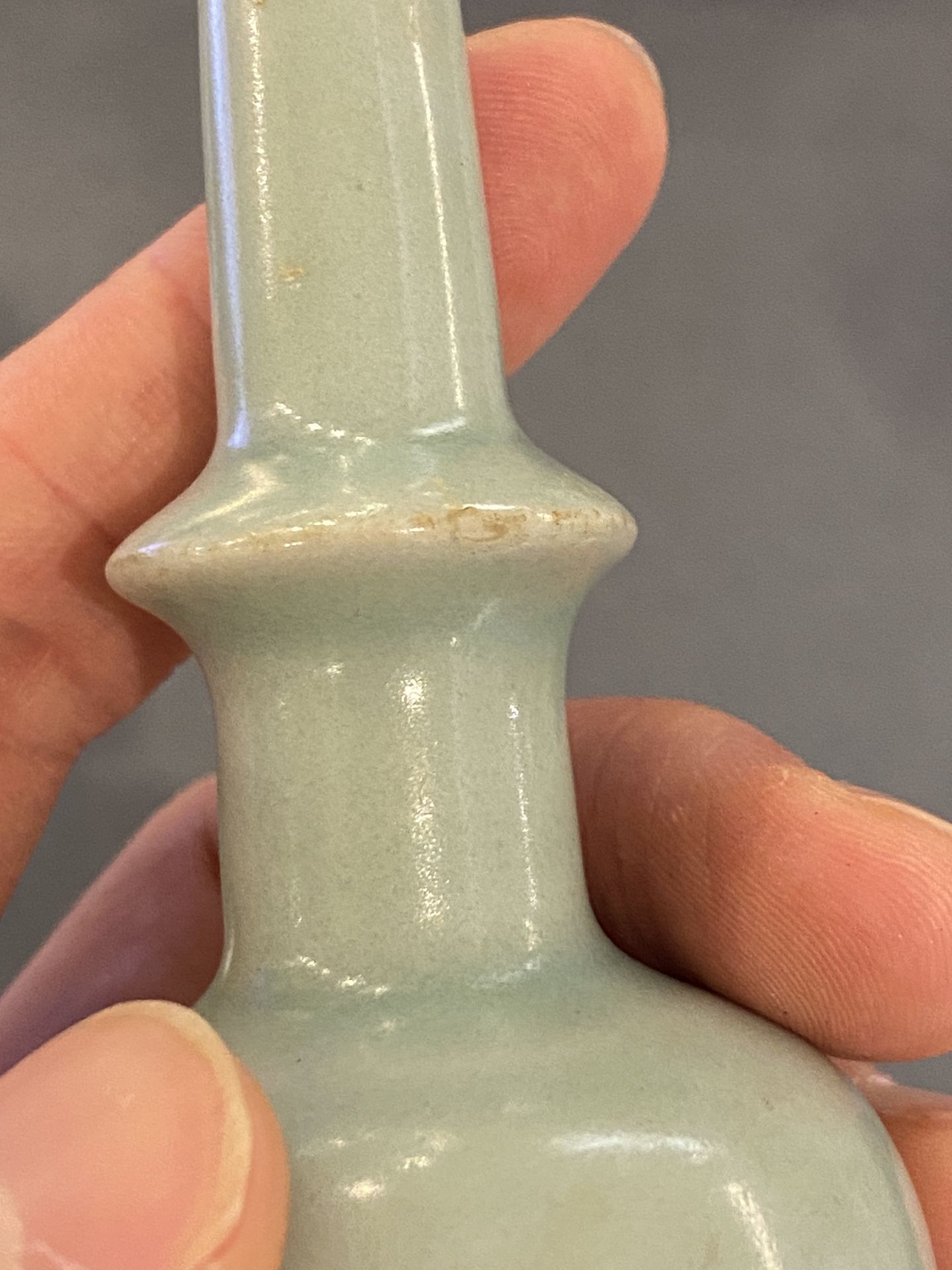 A Chinese celadon-glazed miniature 'kundika' vase, Song/Yuan - Image 16 of 16