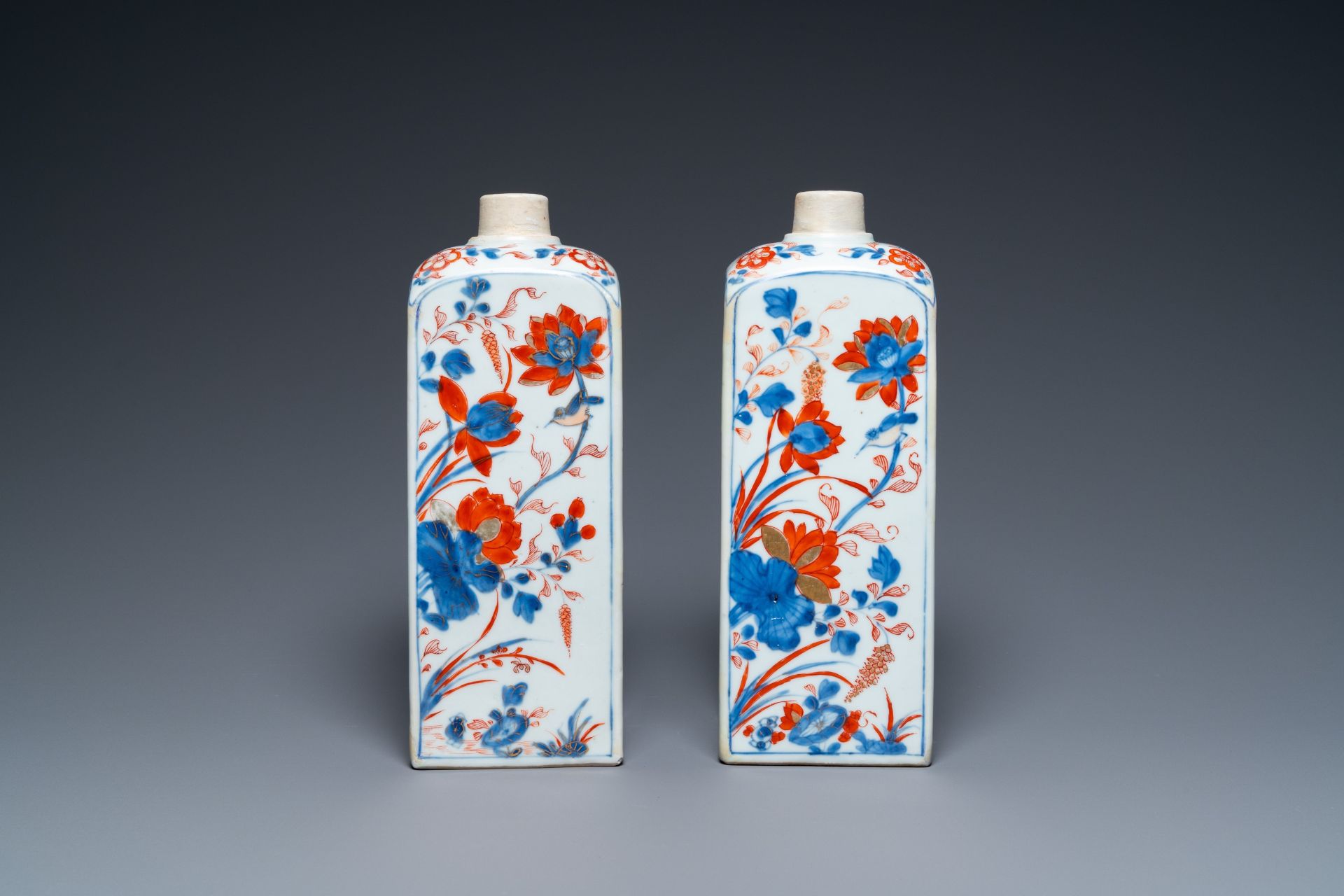 A pair of square Chinese Imari-style bottles, Kangxi - Image 4 of 7