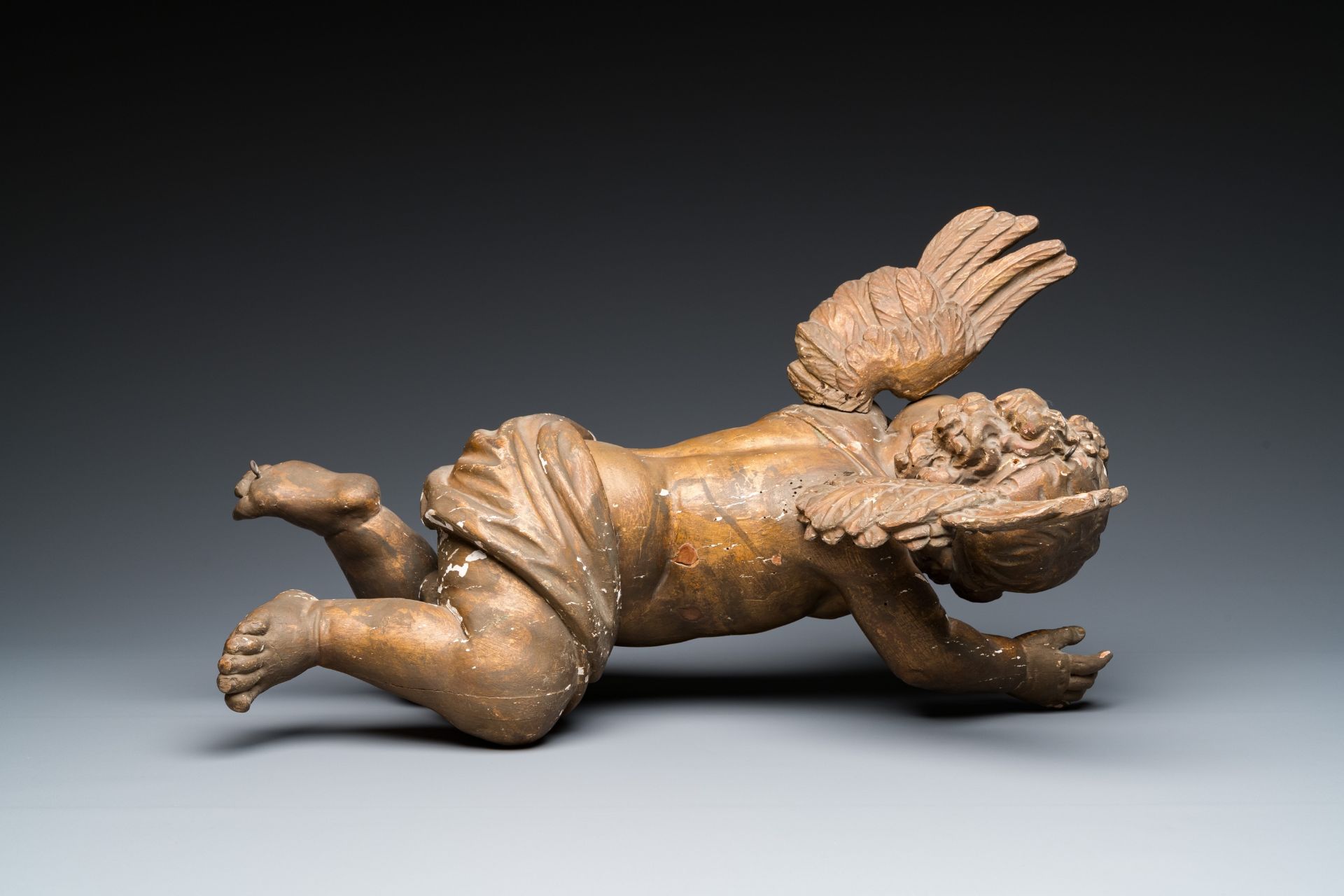 A pair of gilded wooden winged cherubs, probably Flanders, 1st half 18th C. - Image 9 of 11
