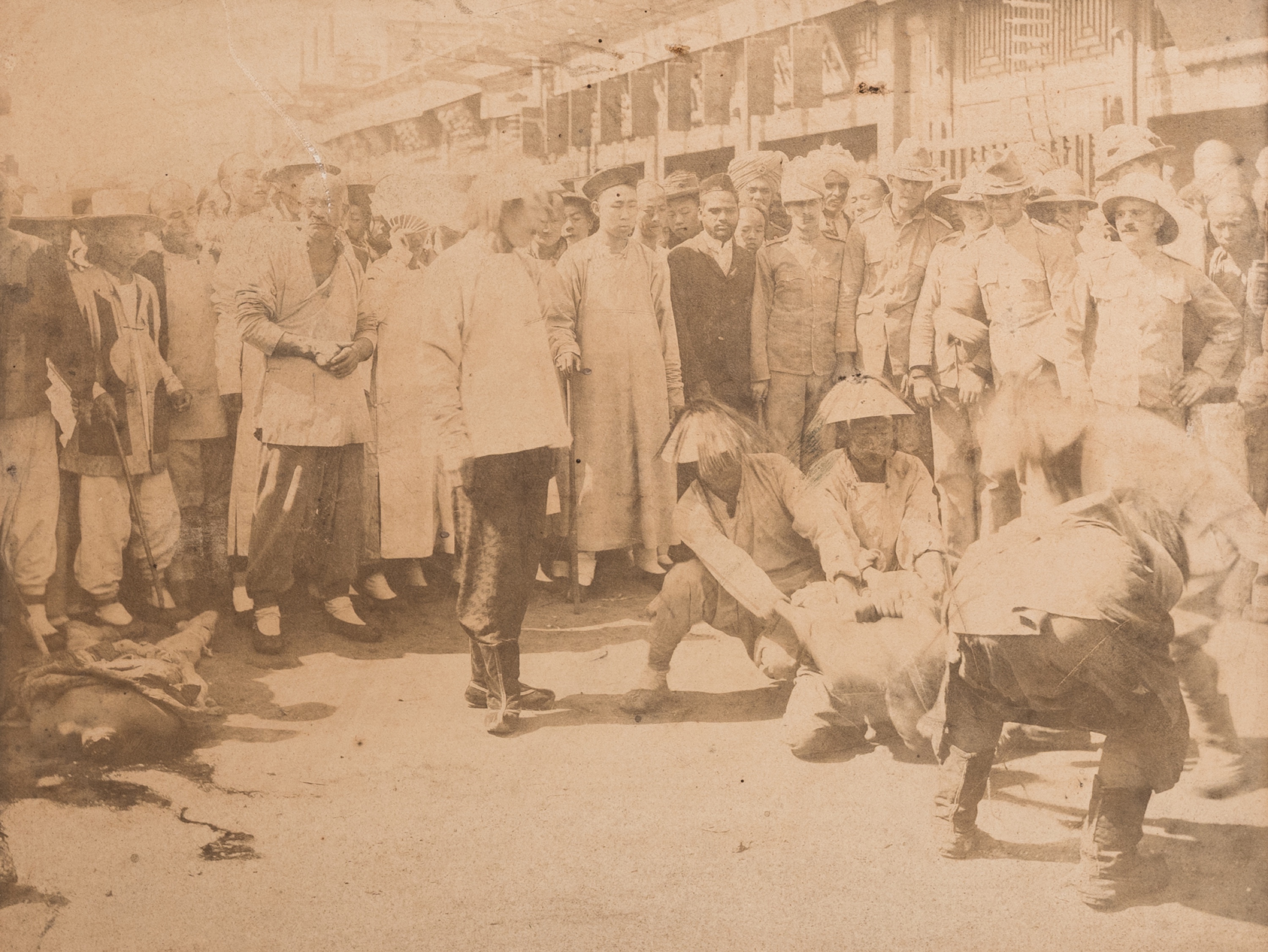 Sanshichiro Yamamoto (1855-1943): Five original photos of Chinese landscapes and a decapitation, 19/ - Image 6 of 11