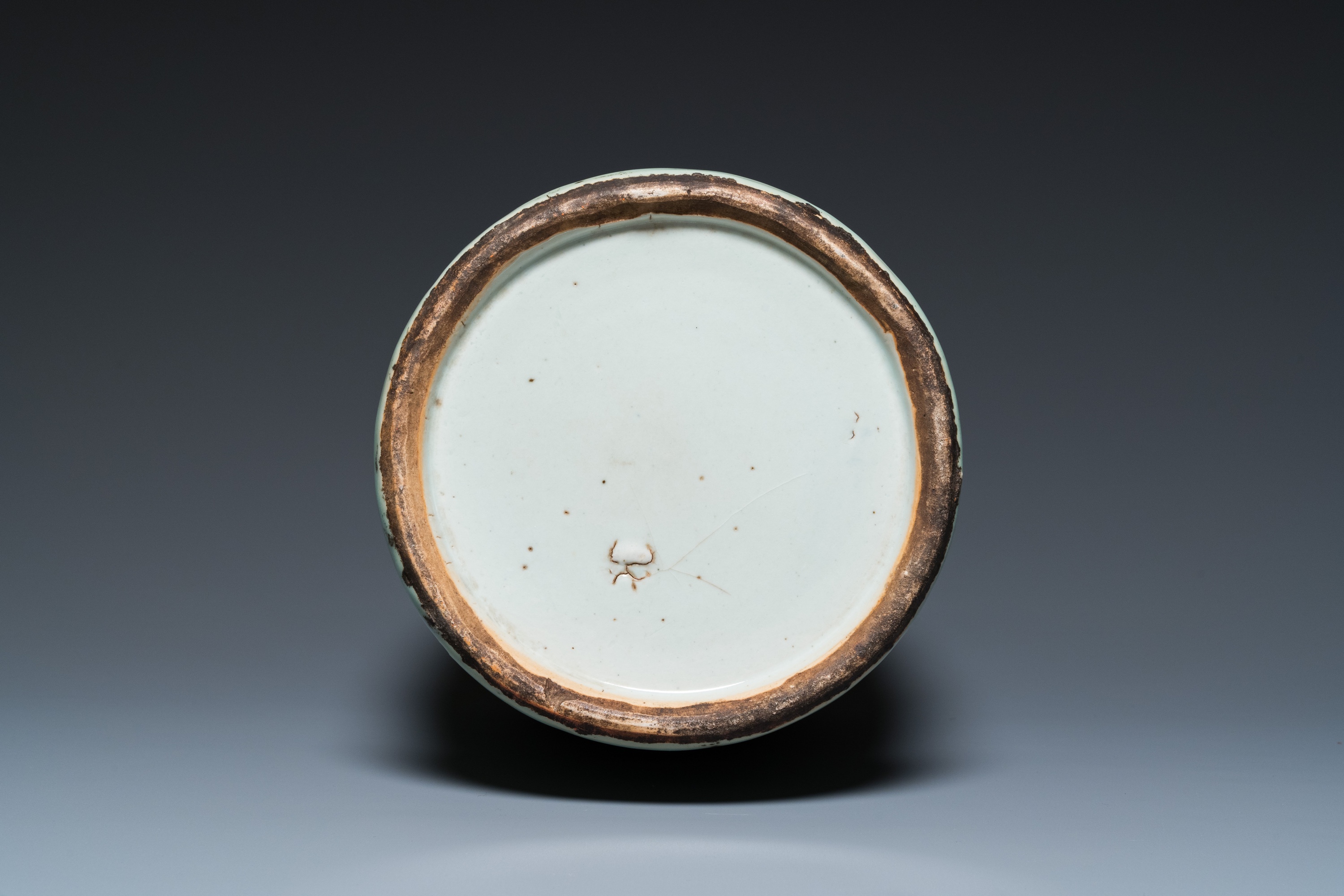 A Chinese blue and white celadon-ground 'immortals' vase, 19th C. - Image 6 of 17