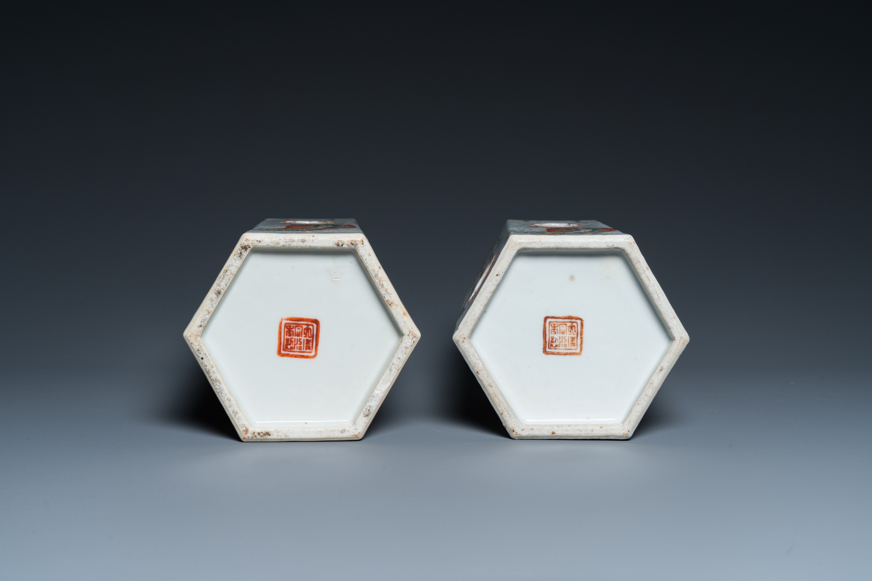 A pair of hexagonal Chinese reticulated famille rose 'Wu Shuang Pu' hat stands, Tongzhi mark and of - Image 6 of 16