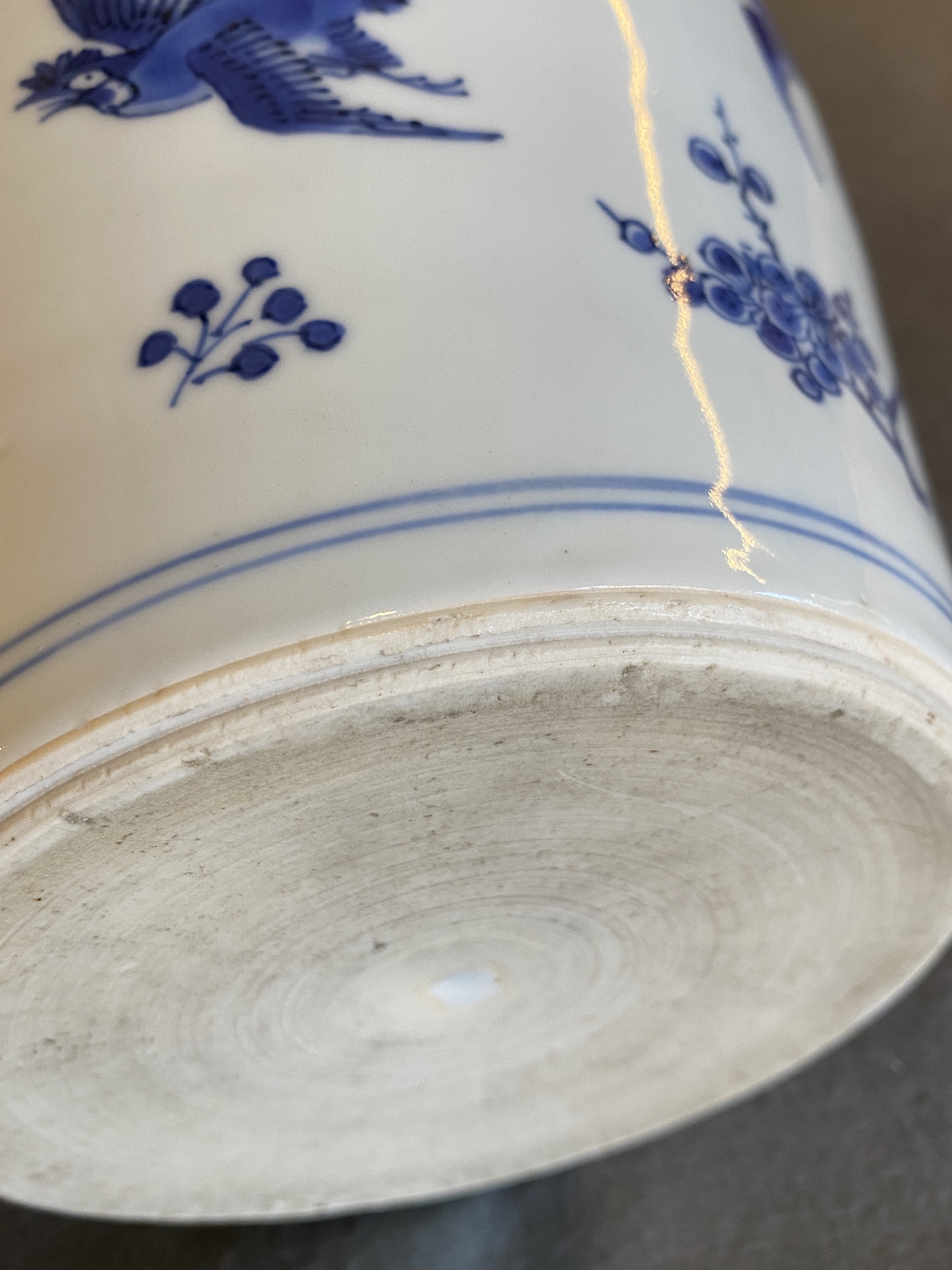 A Chinese blue and white bottle vase with birds among blossoms, Transitional period - Image 14 of 15