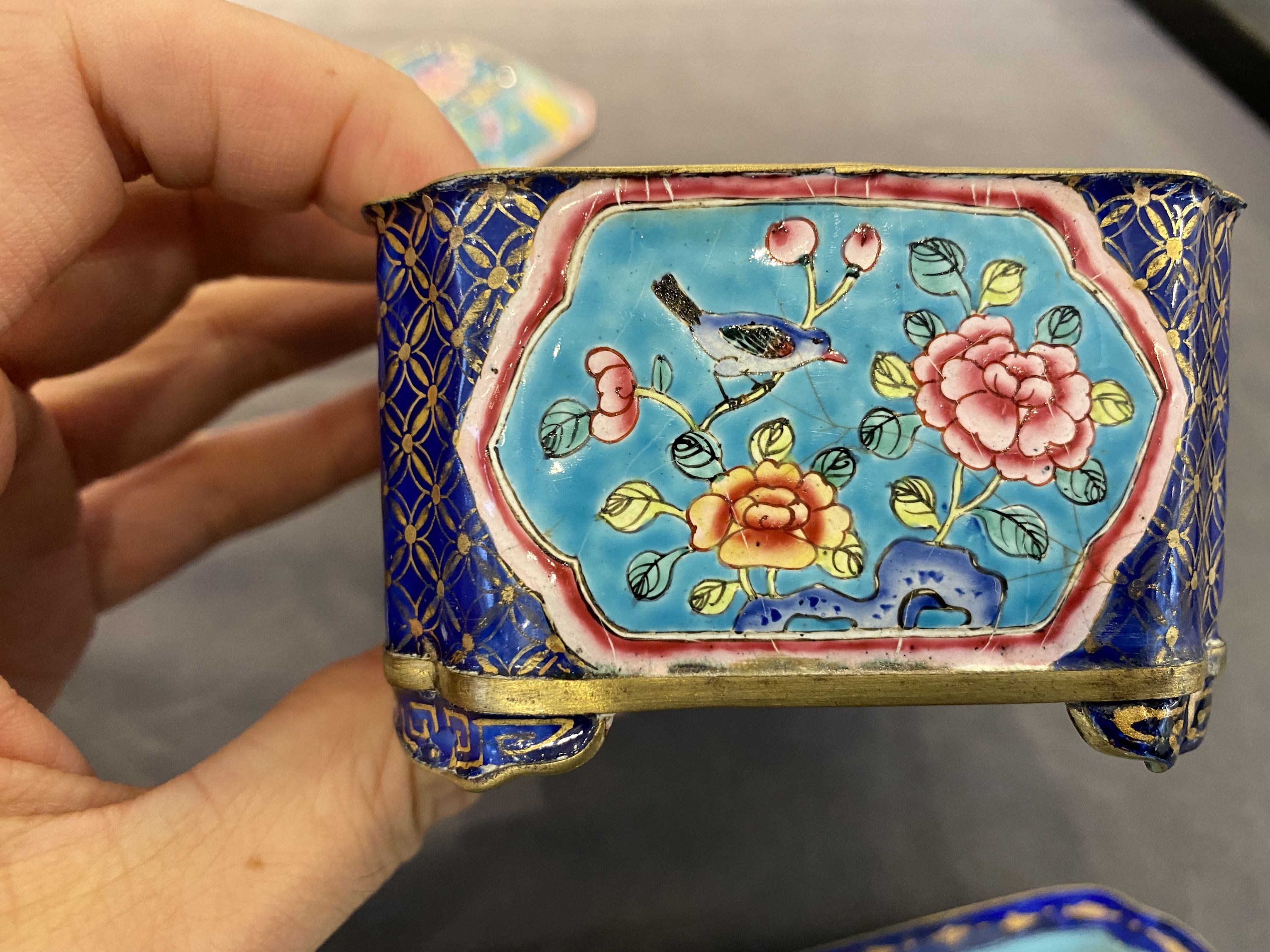 A Chinese Canton enamel covered box and interior tray for the Vietnamese market, 19th C. - Image 19 of 37