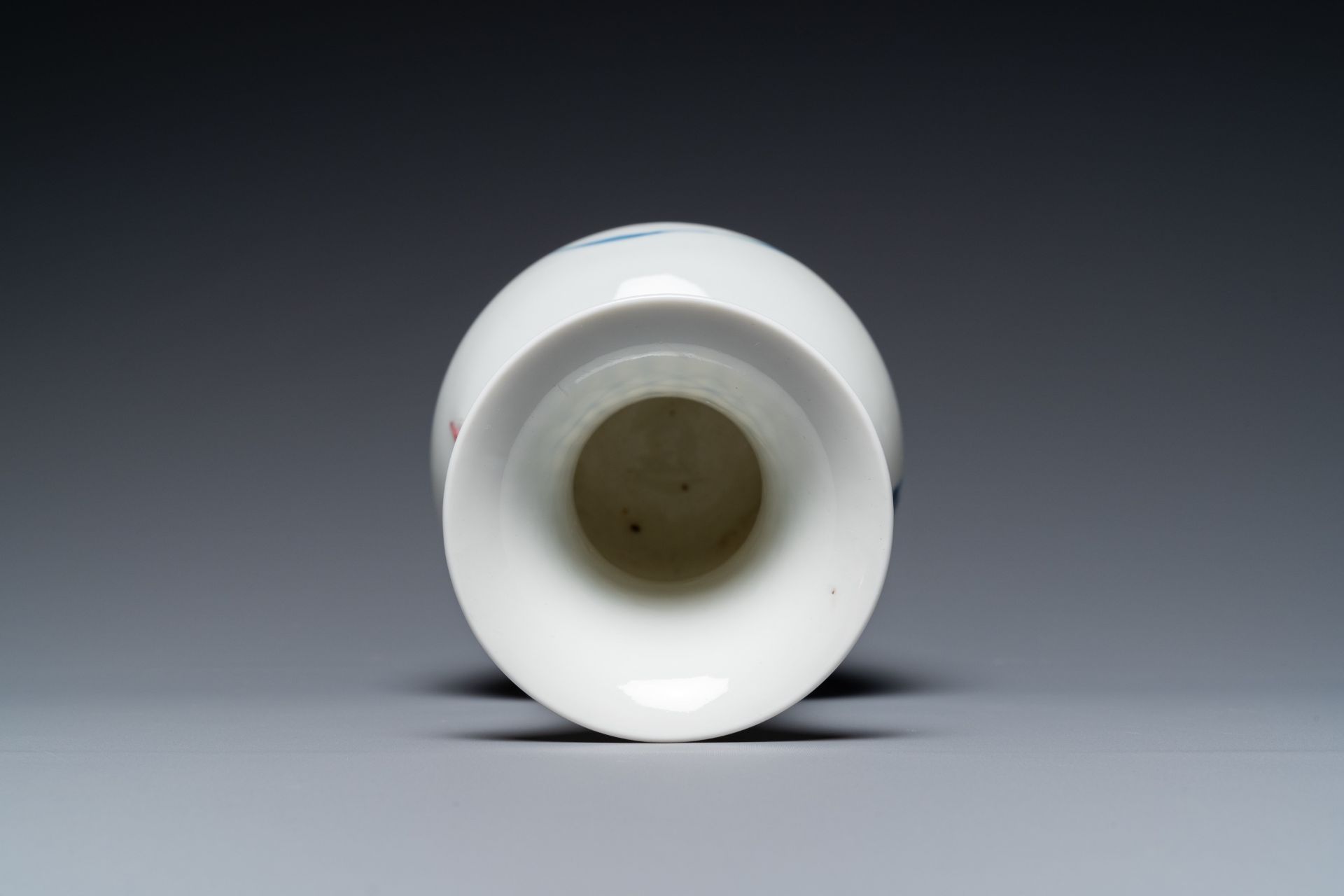 A Chinese blue and white 'Wang Bu' vase, Yongzheng mark, 20th C. - Image 6 of 22