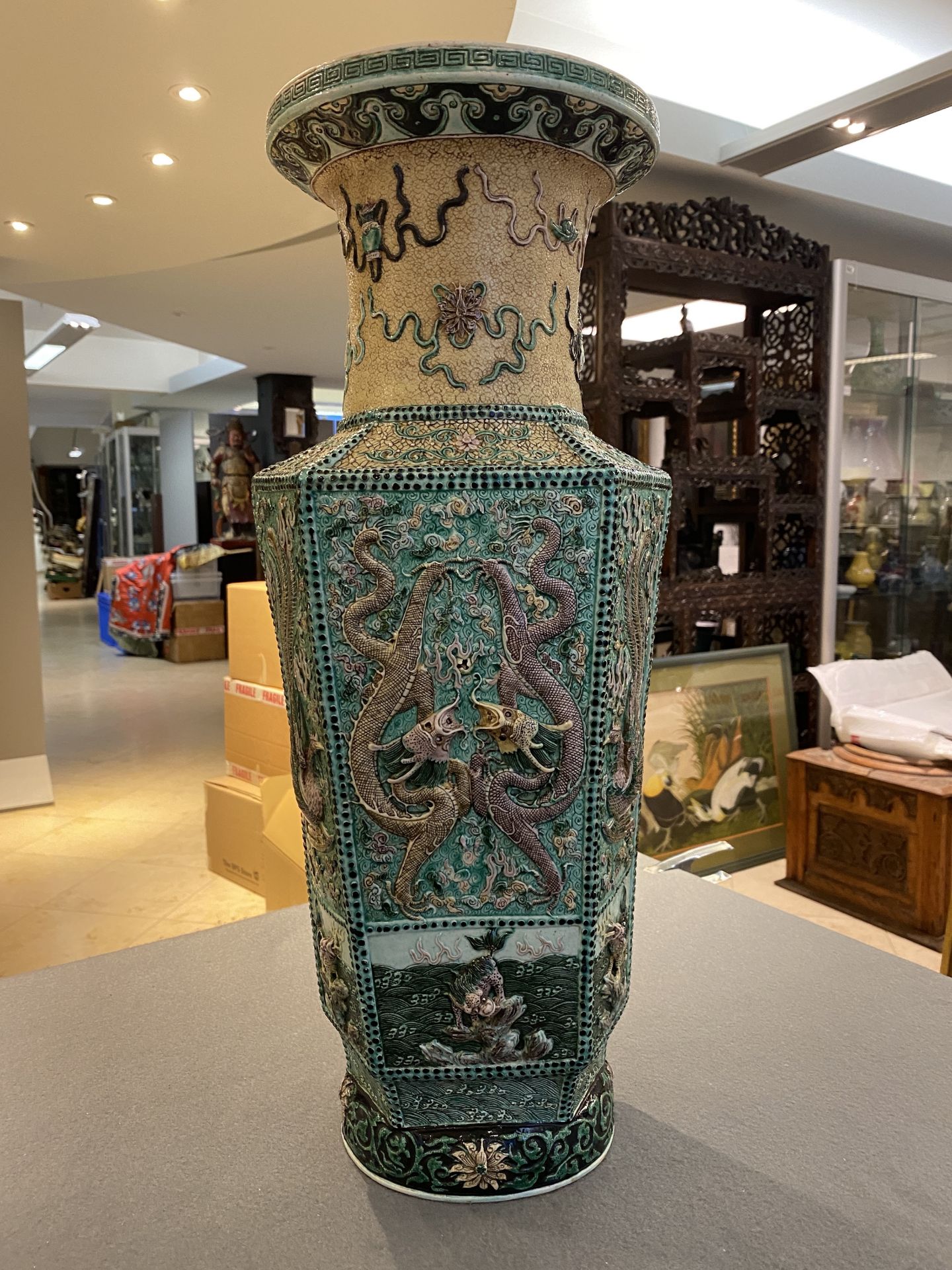 A Chinese hexagonal verte biscuit vase with applied dragon design, 19/20th C. - Image 7 of 26