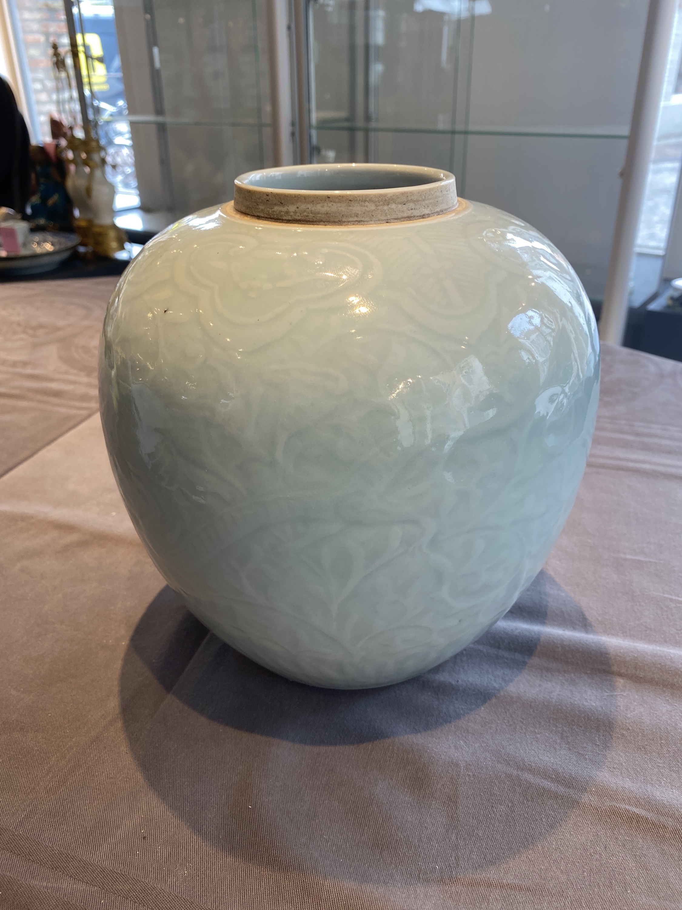 Six various Chinese blue and white, celadon and famille rose porcelain wares, 19/20th C. - Image 48 of 53