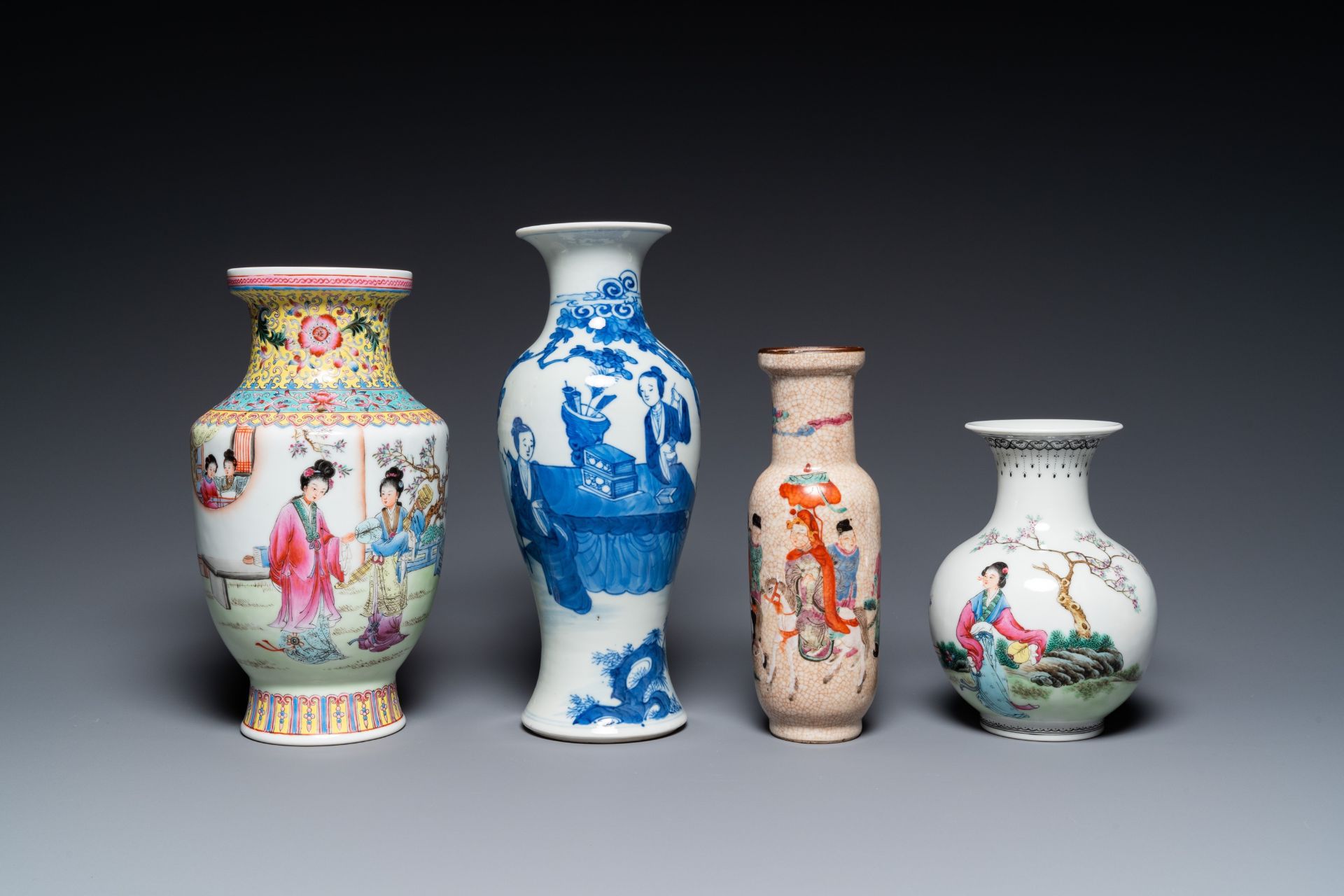 Six various Chinese vases and a 'Wu Shuang Pu' jug, 19/20th C. - Bild 2 aus 13
