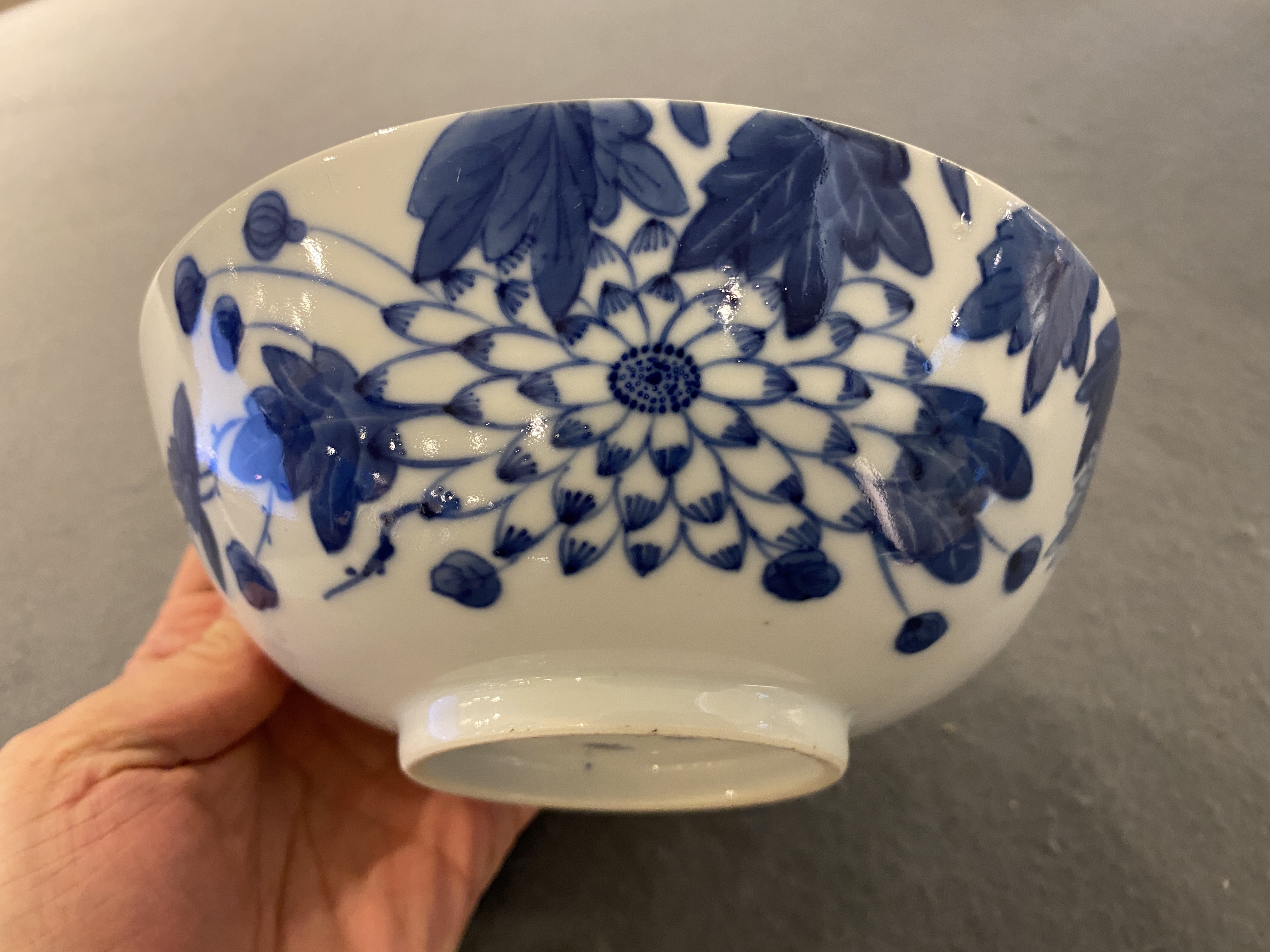 A Chinese blue and white 'Bleu de Hue' bowl for the Vietnamese market, Nh__c th‰m tr‰n tˆng mark ___ - Image 11 of 14