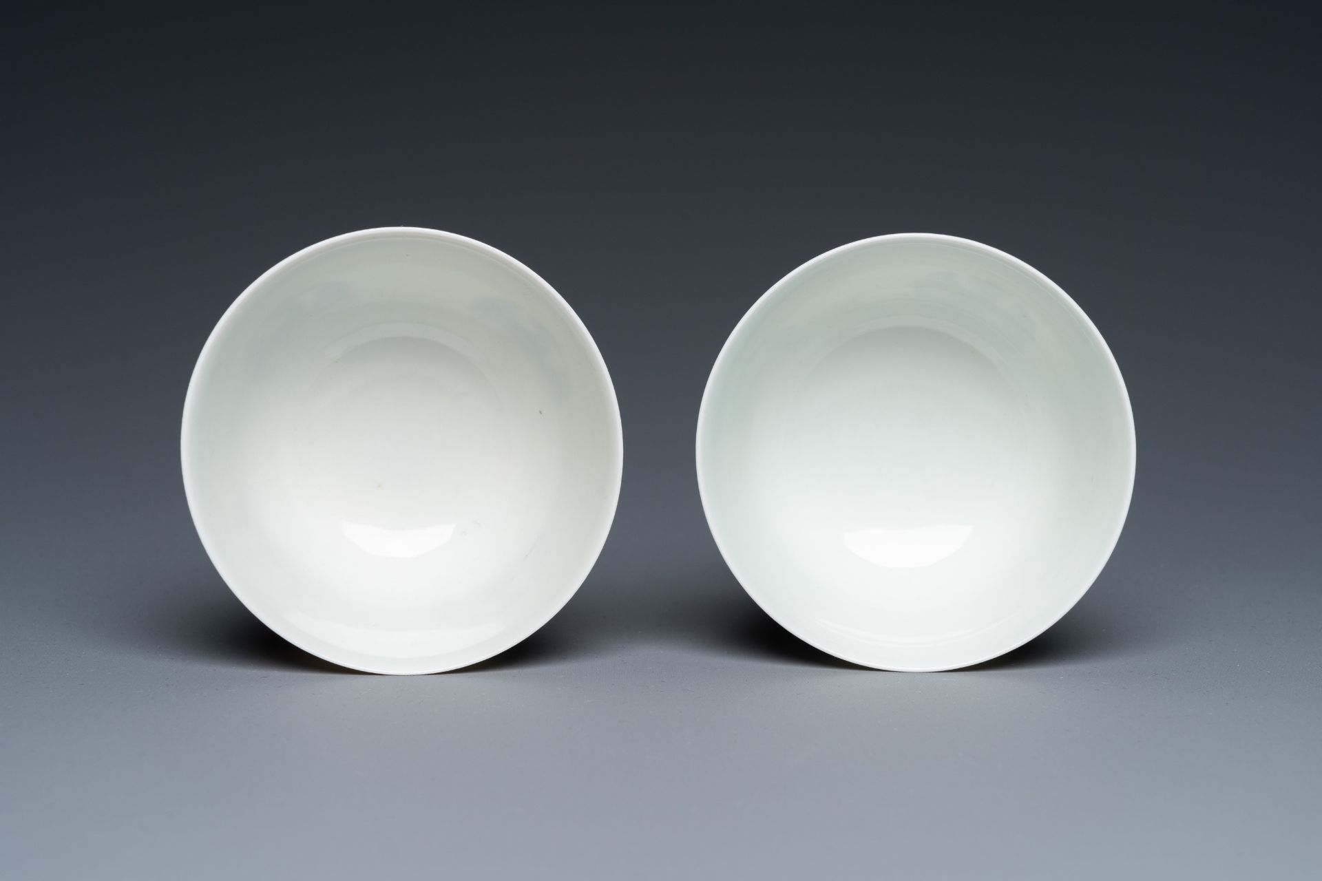 A pair of Chinese blue and white cups, Daoguang mark, 19/20th C. - Image 6 of 17