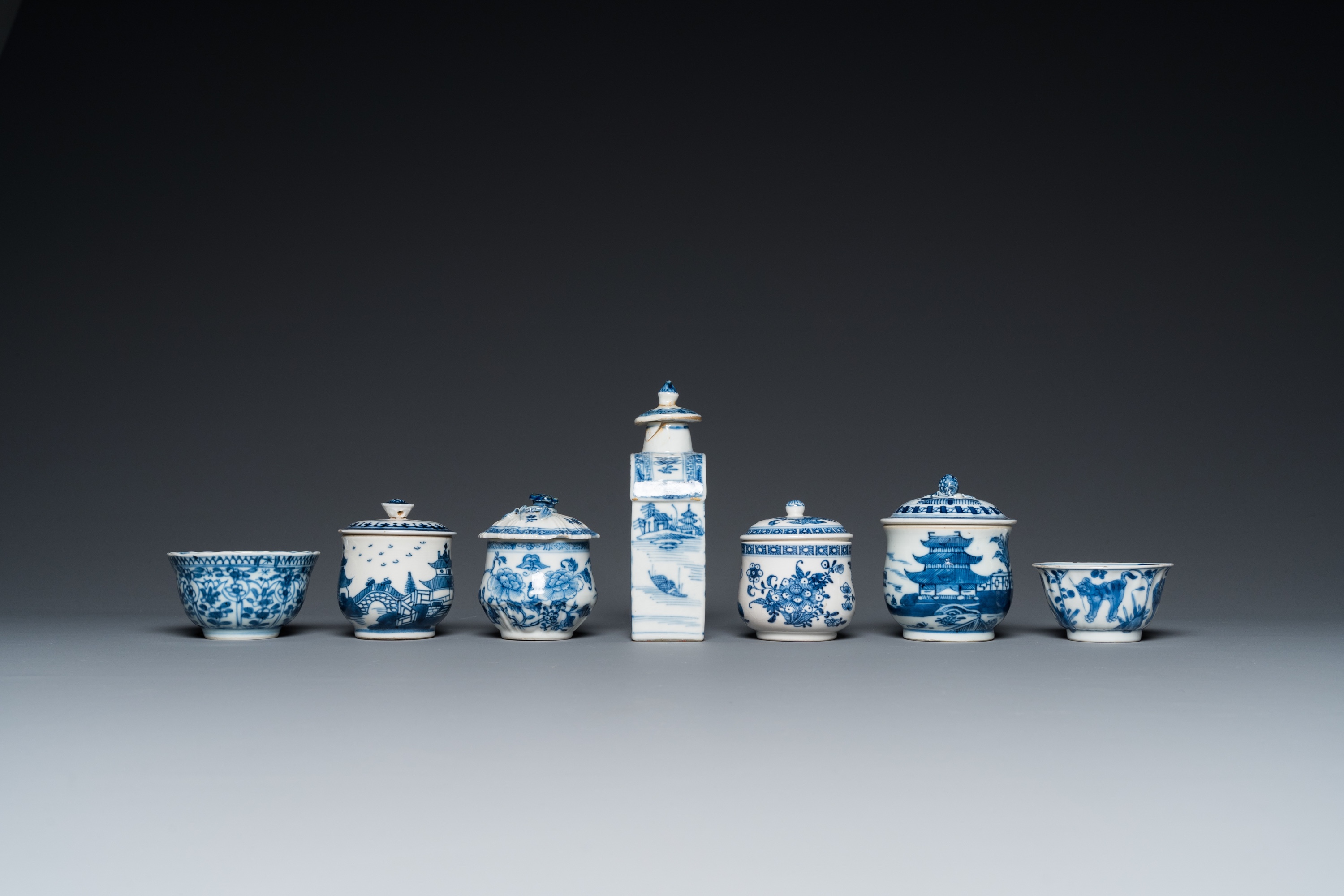 16 Chinese blue and white wares, Kangxi/Qianlong - Image 10 of 15
