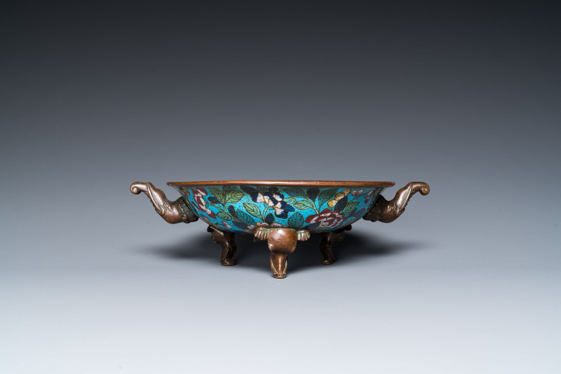 A Chinese cloisonnŽ tripod 'phoenix' bowl with elephant head handles, Qianlong/Jiaqing - Image 5 of 7