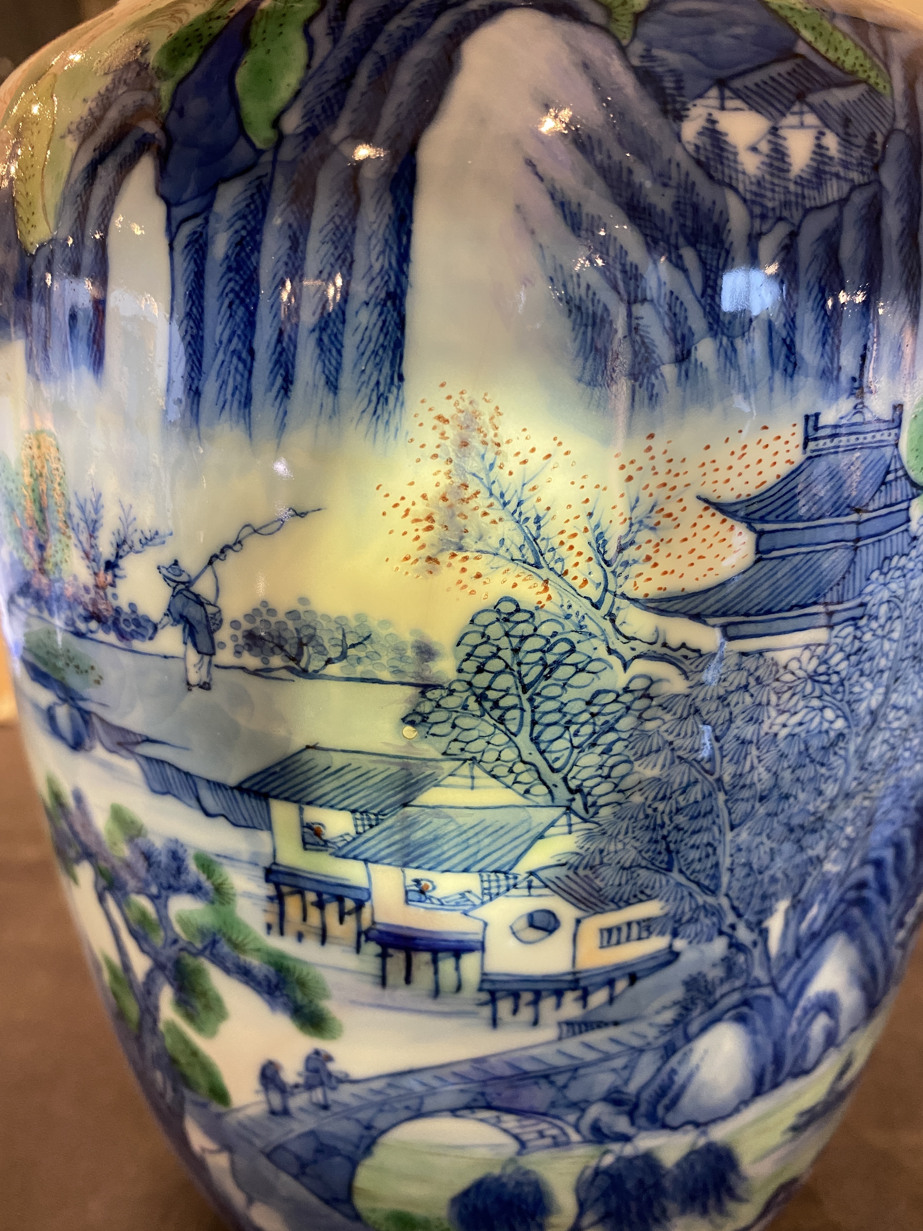 A pair of Chinese famille verte vases with fine landscapes, Yongzheng mark, 19/20th C. - Image 25 of 30