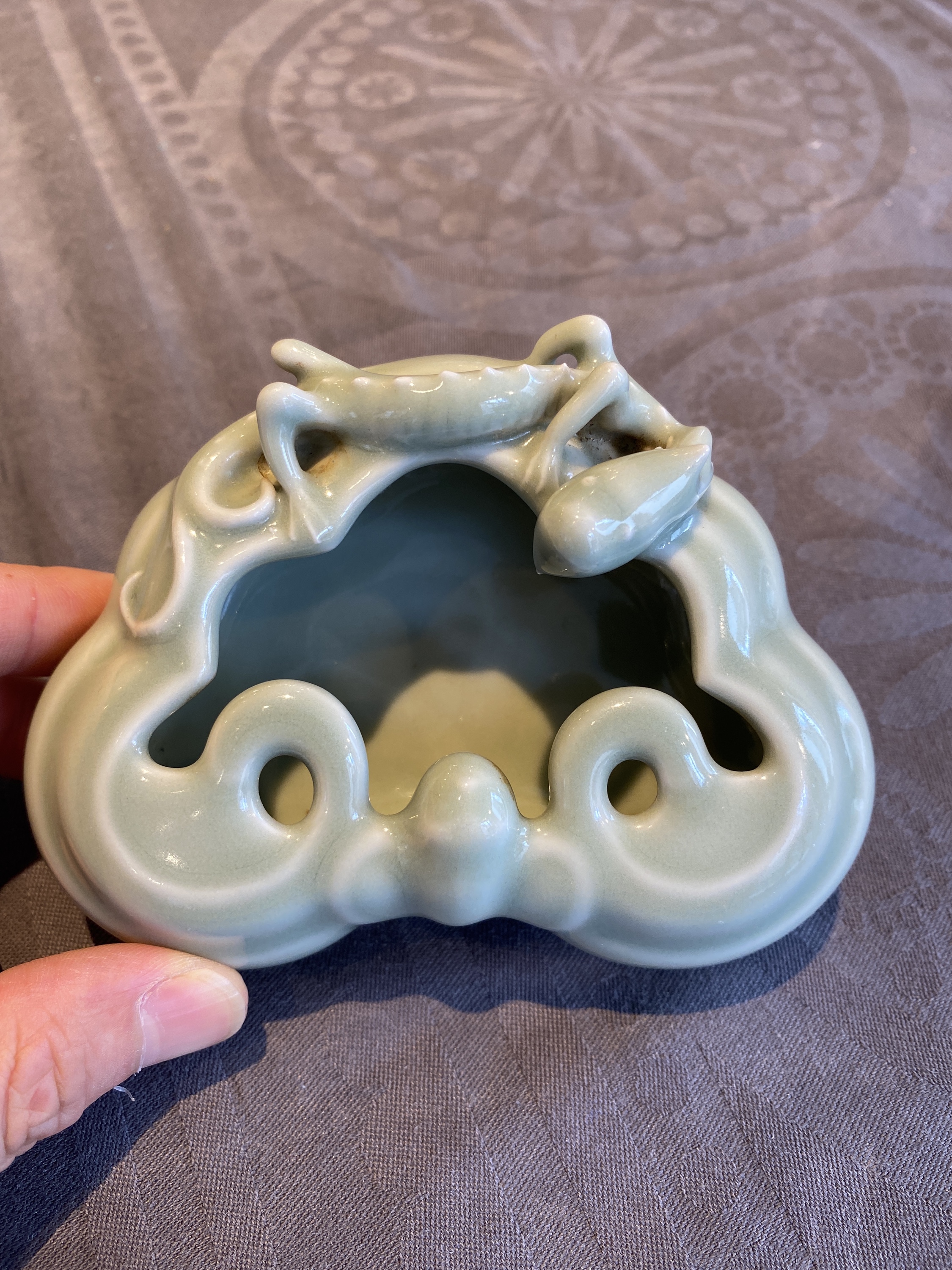 A Chinese celadon-glazed 'lingzhi' brush washer, Qianlong mark, 19/20th C. - Image 10 of 15